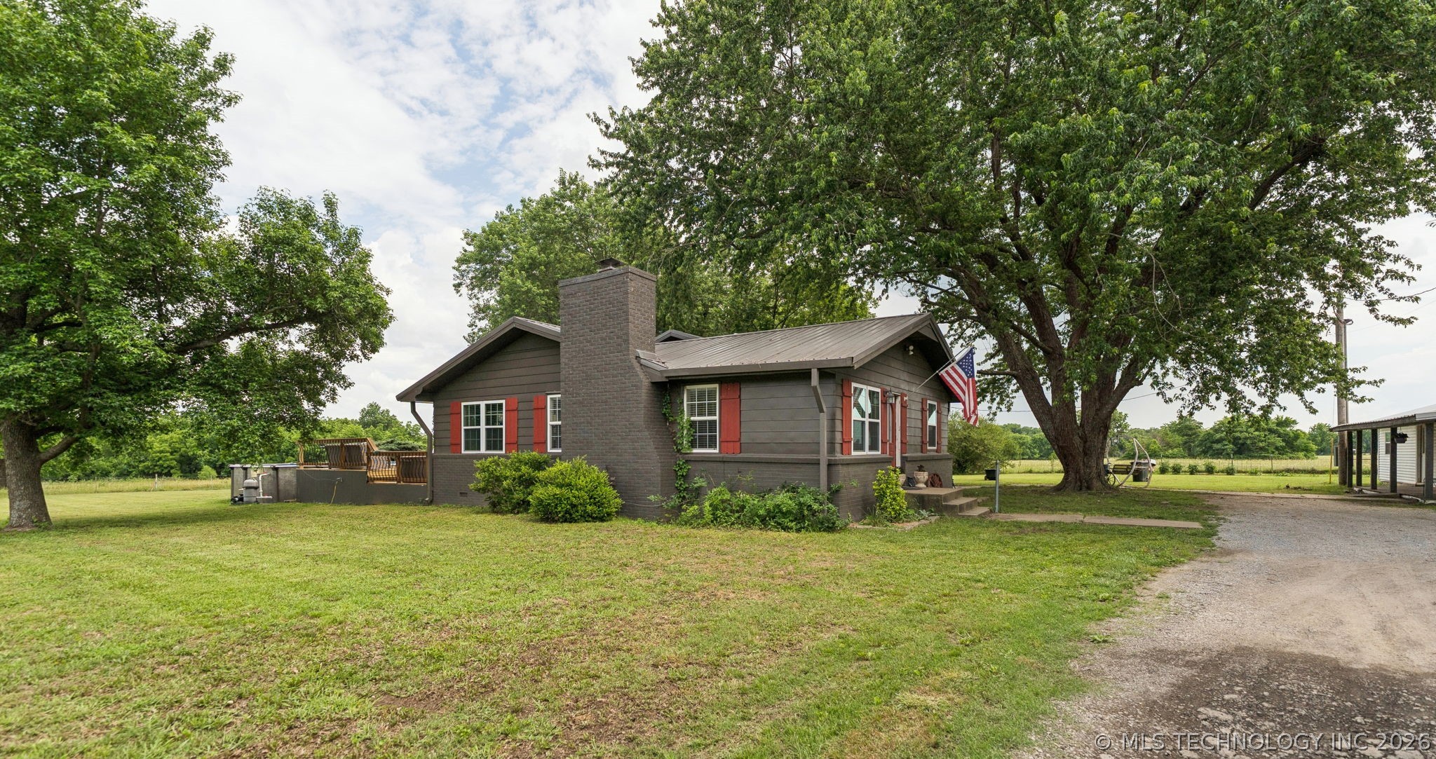 2541 W 430 Road Property Photo 4