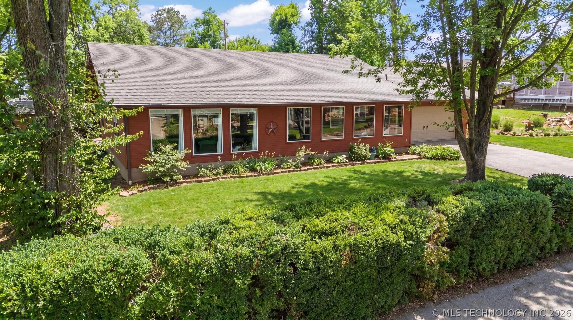 1106 Red Bud Drive Property Photo 1