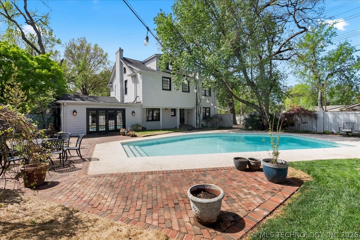1305 E 27th Street Property Photo 4