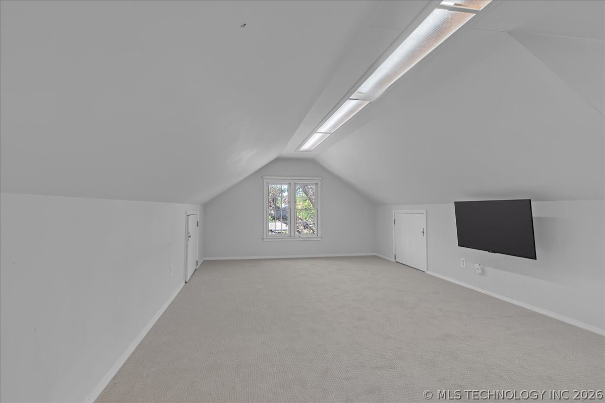 1305 E 27th Street Property Photo 49