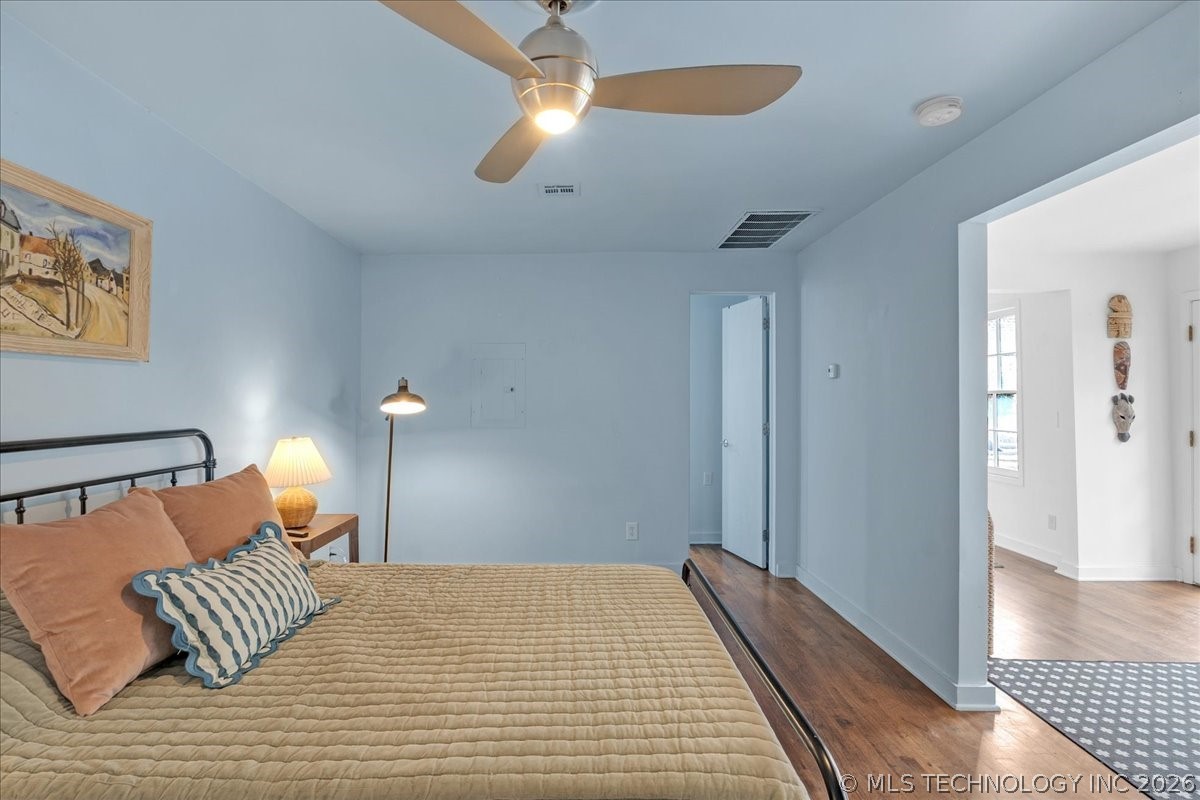 1305 E 27th Street Property Photo 62