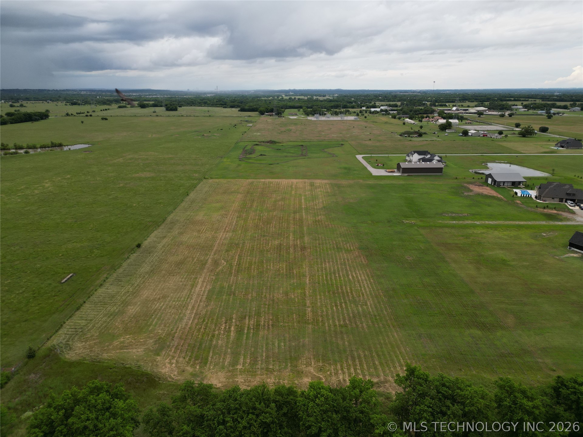 002 S Yale Avenue Property Photo 6