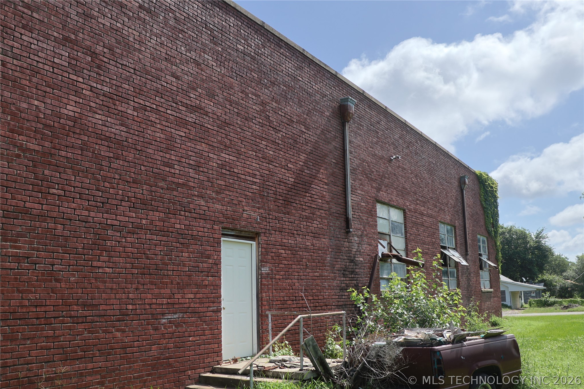 202 Goodnight Property Photo 8