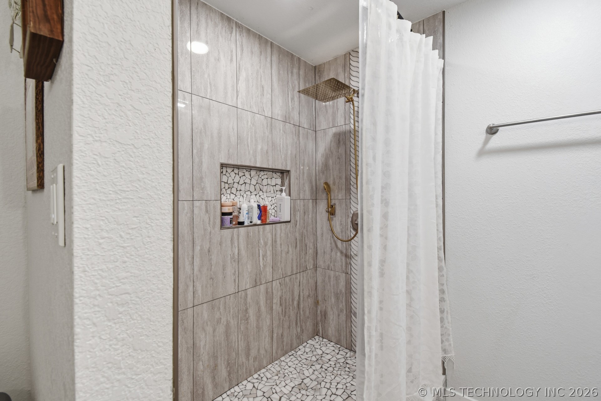 8137 S 76th East Avenue Property Photo 19