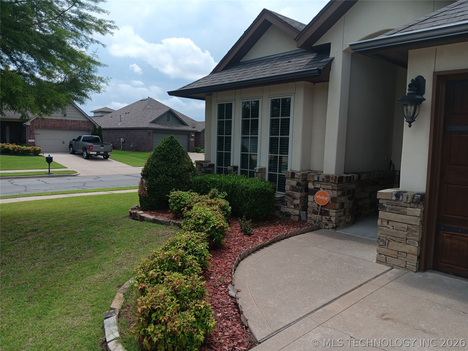 4734 S 178th East Avenue Property Photo 6