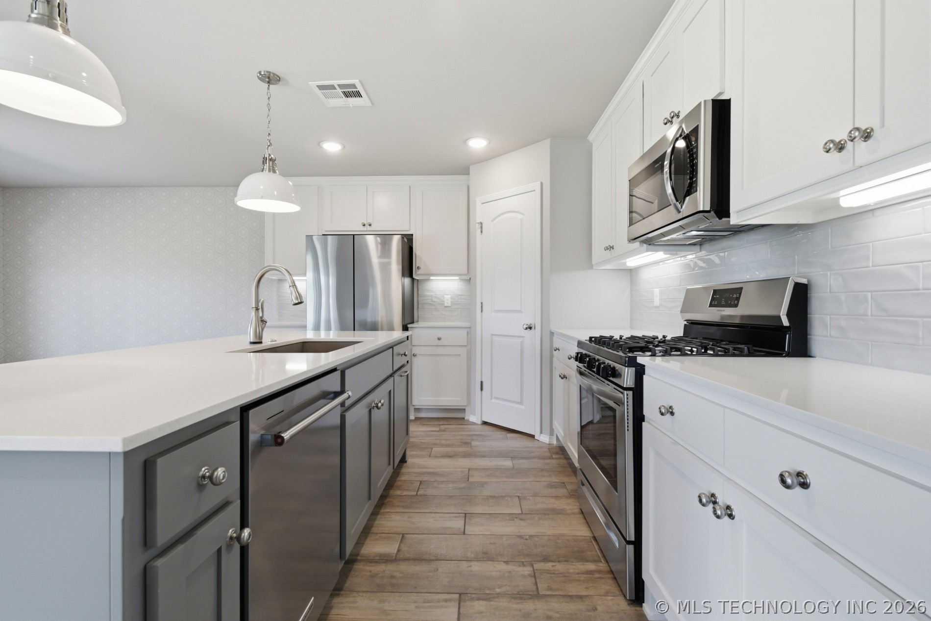 3574 E 155th Street S Property Photo 10
