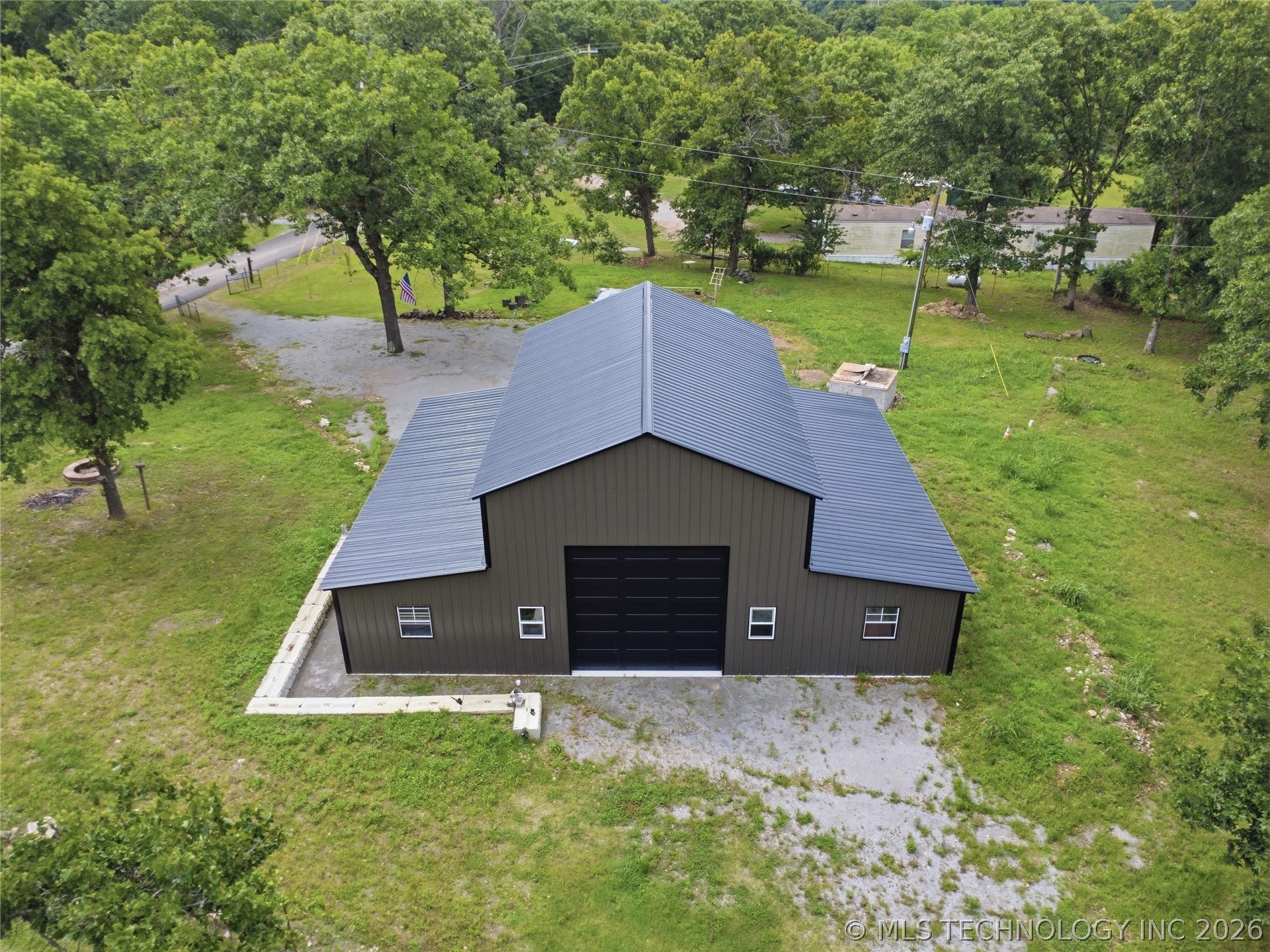 1533 N 442 Road Property Photo 7