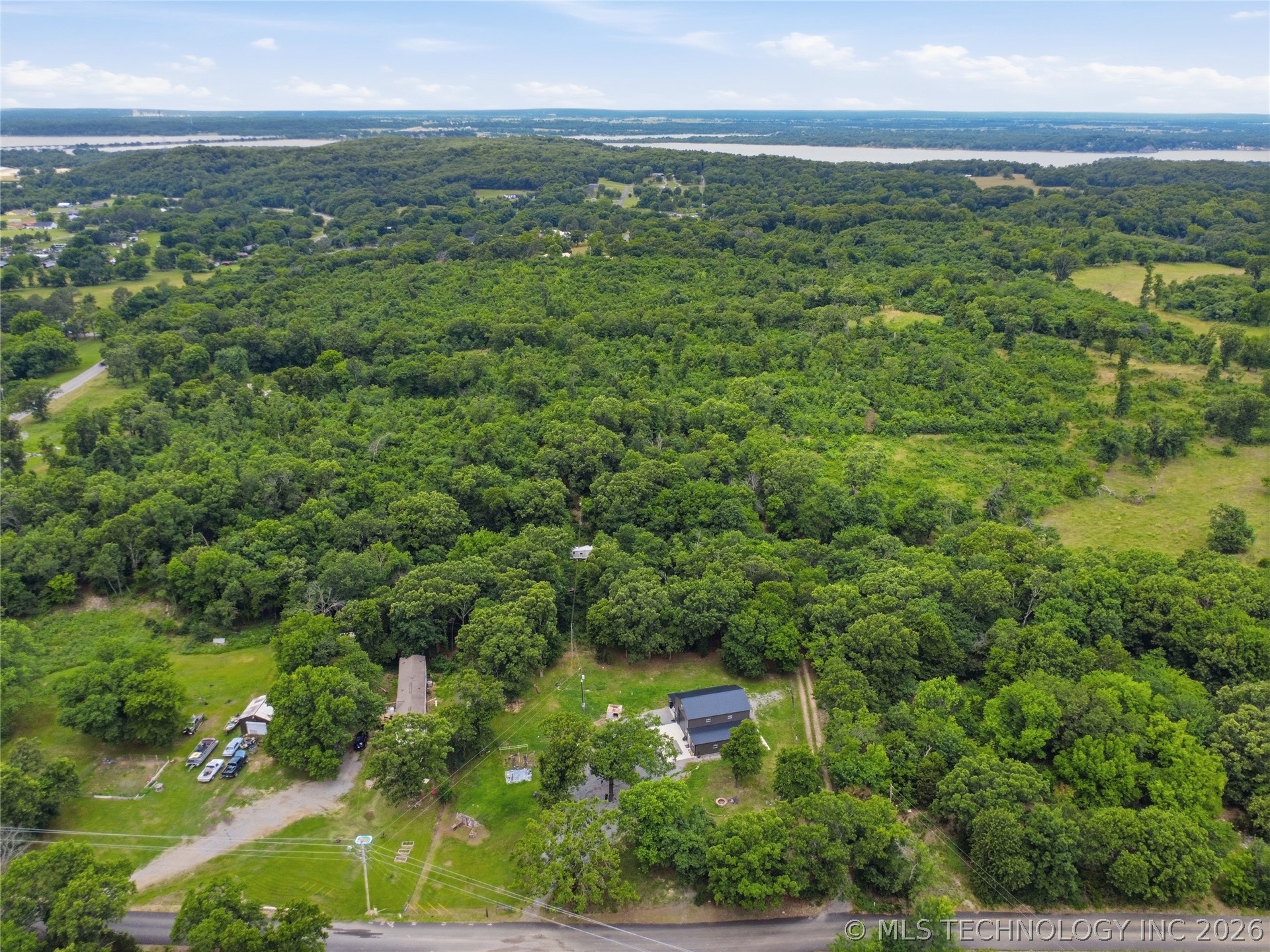 1533 N 442 Road Property Photo 11