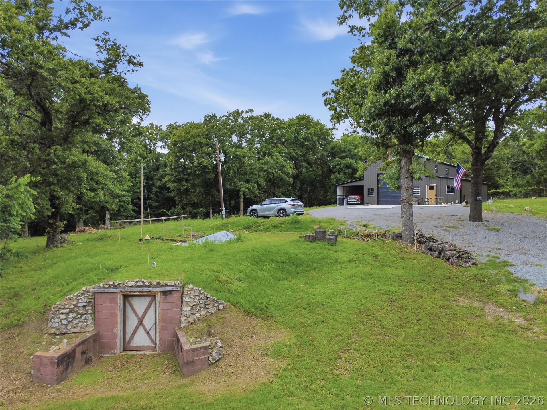 1533 N 442 Road Property Photo 13