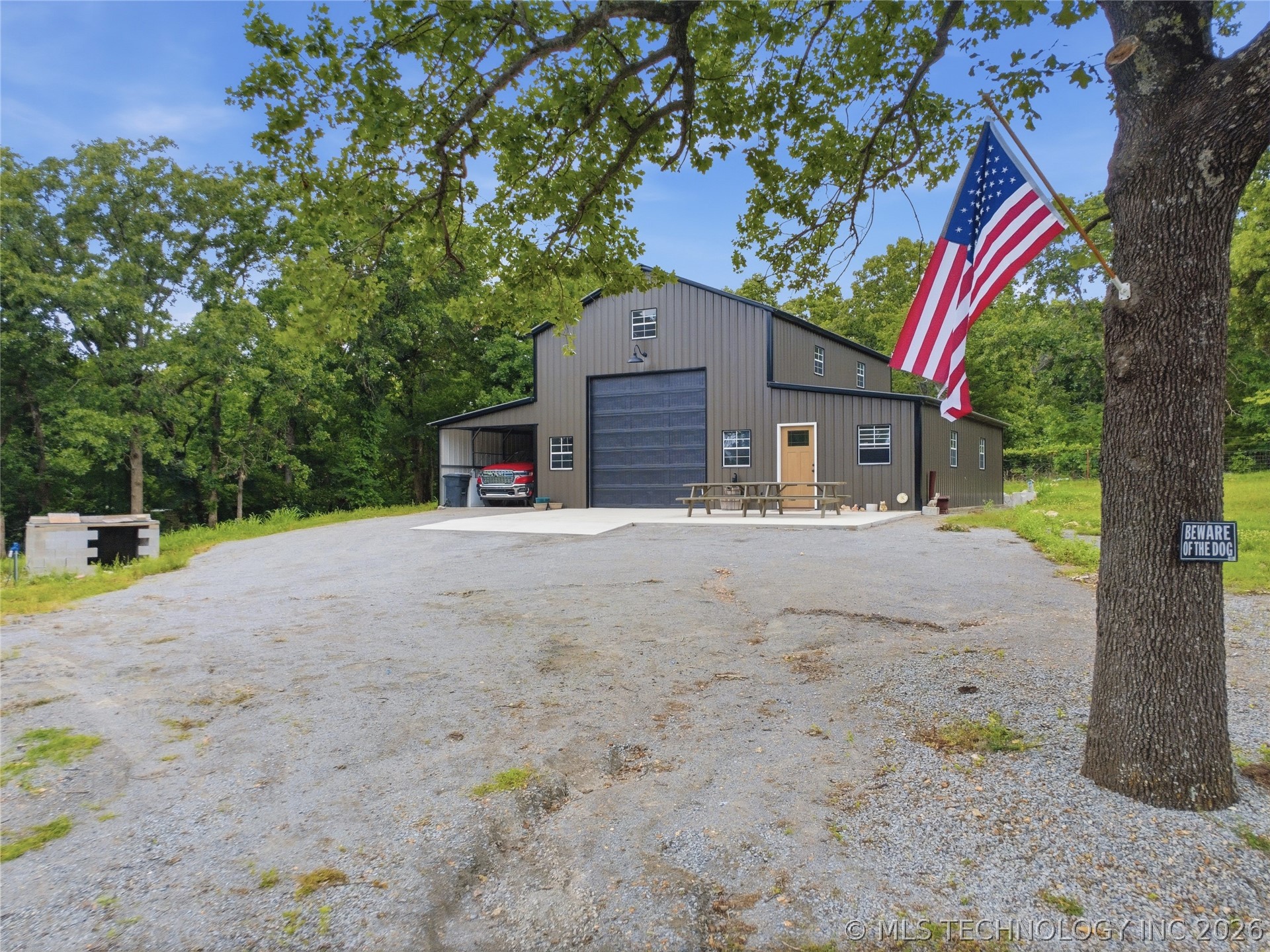 1533 N 442 Road Property Photo 30