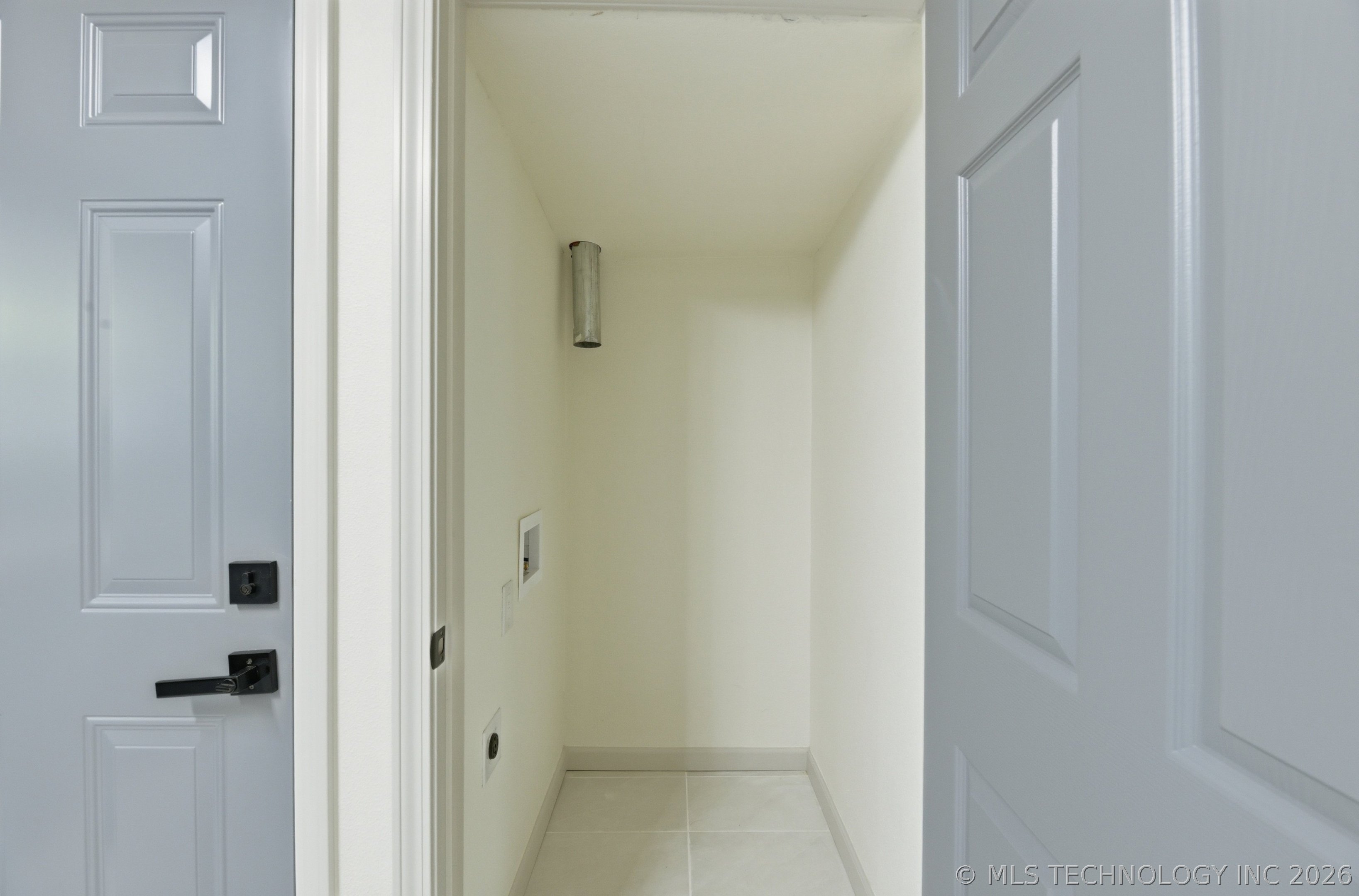 1220 S Delaware Place Property Photo 15