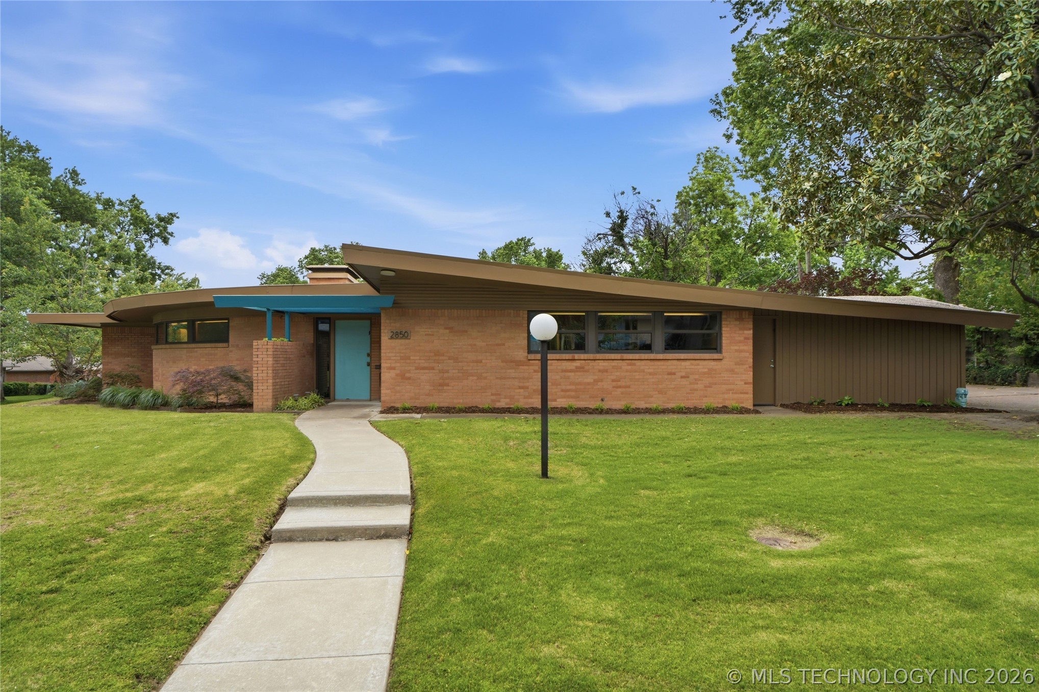 2850 E 37th Street Property Photo 4