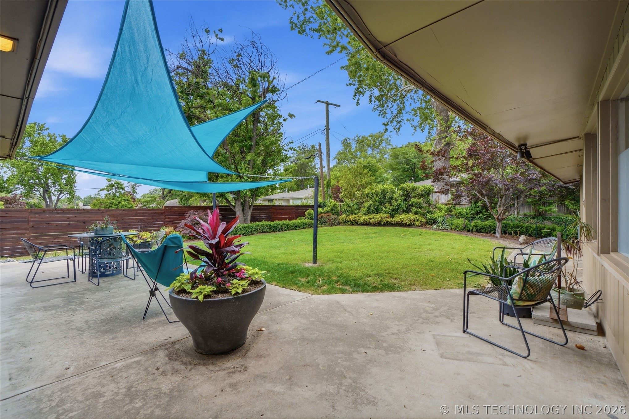 2850 E 37th Street Property Photo 47
