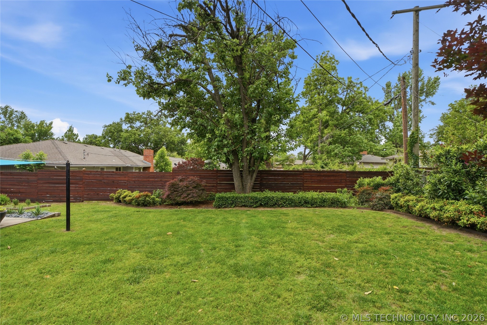 2850 E 37th Street Property Photo 51