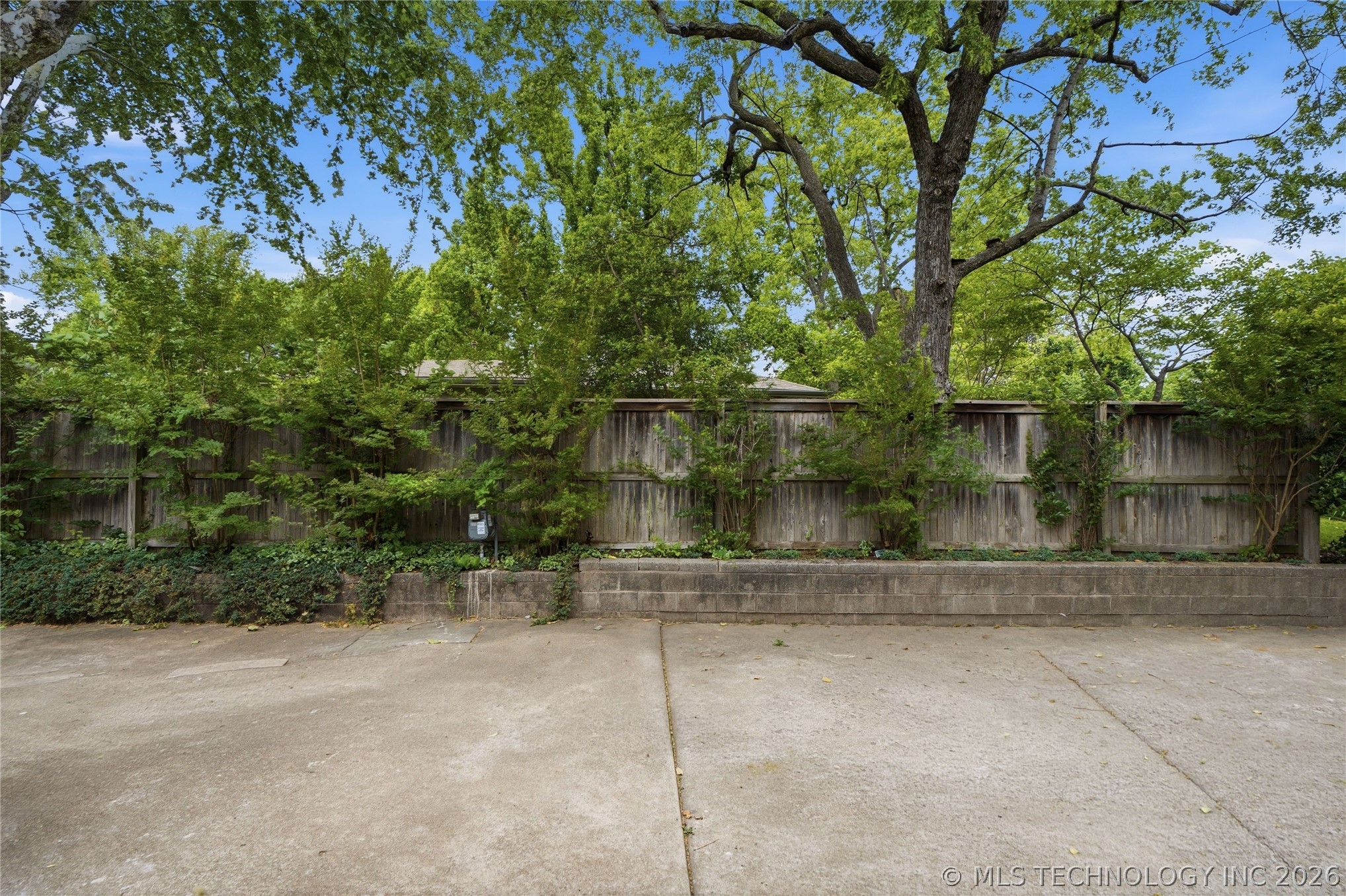 2850 E 37th Street Property Photo 53