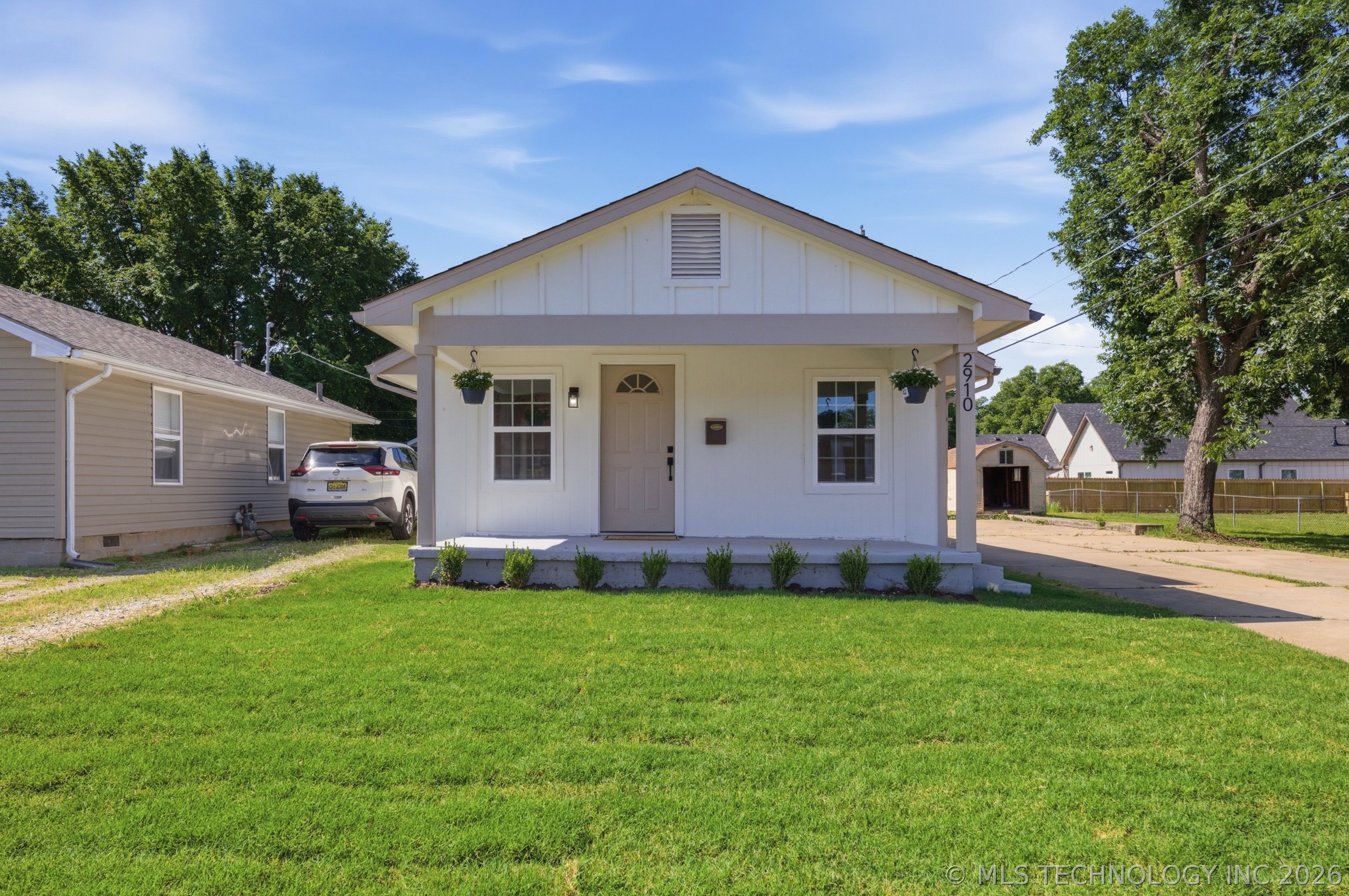 2910 W 48th Street Property Photo 1