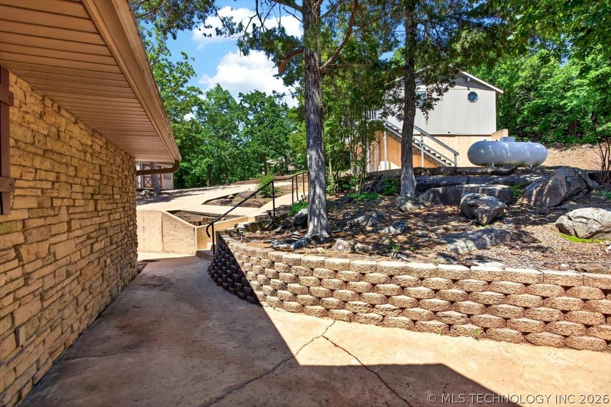 216 Three Nations Drive Property Photo 9