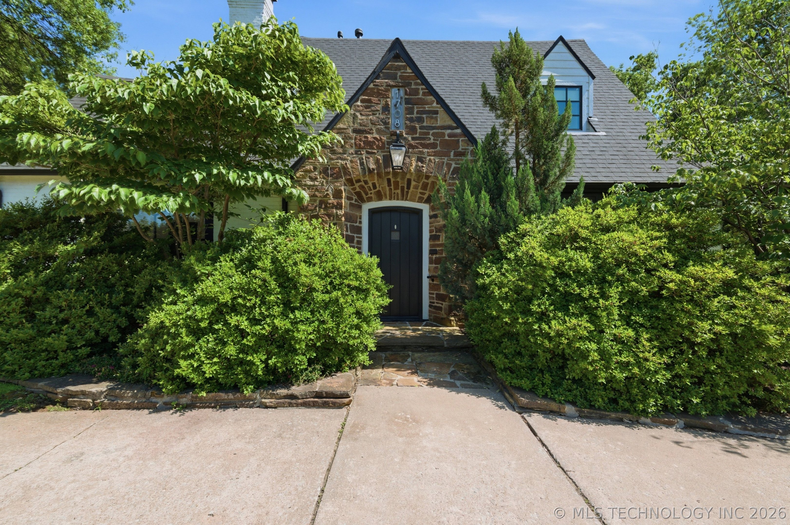 1708 E 30th Street Property Photo 6