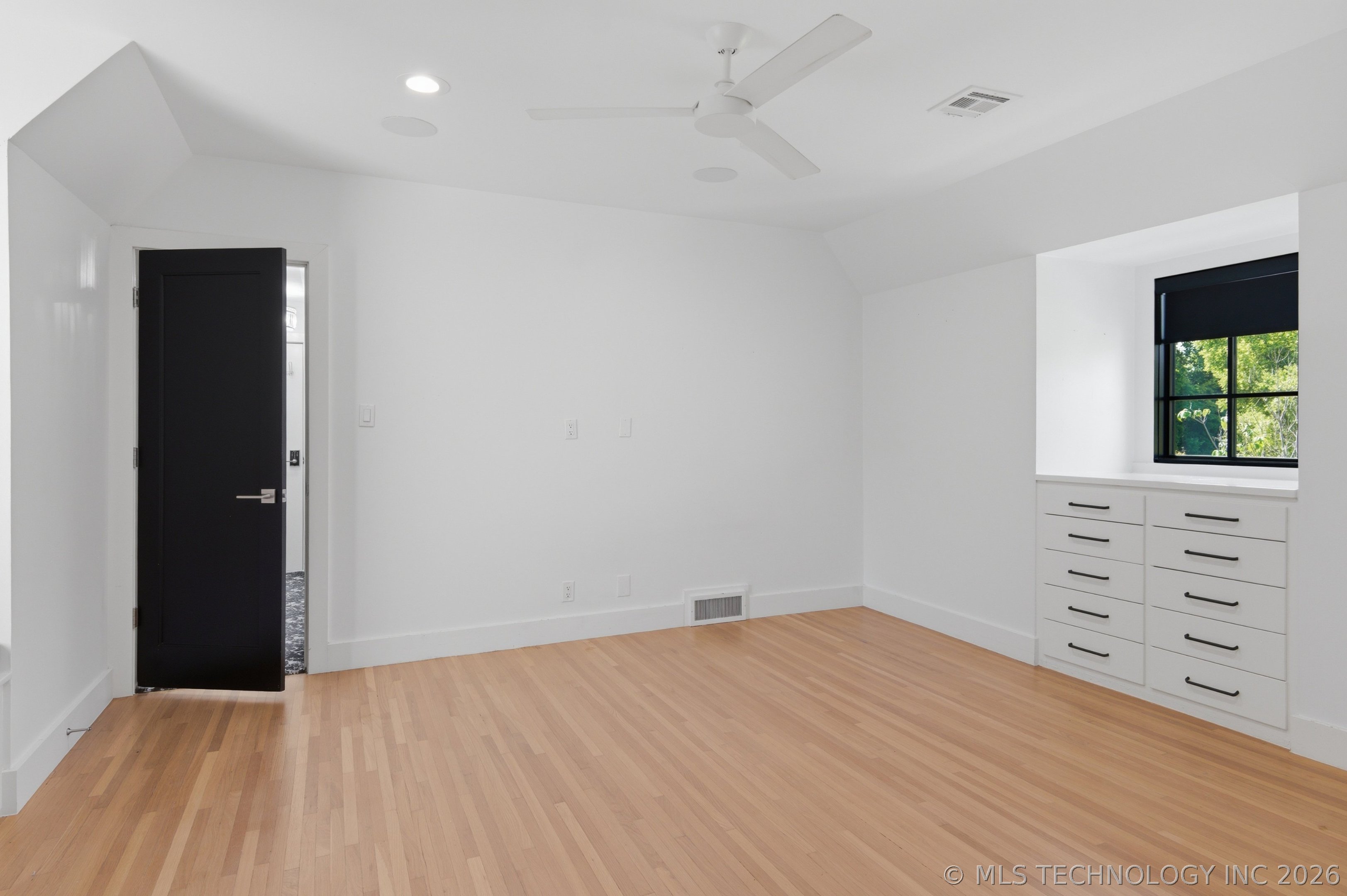 1708 E 30th Street Property Photo 53