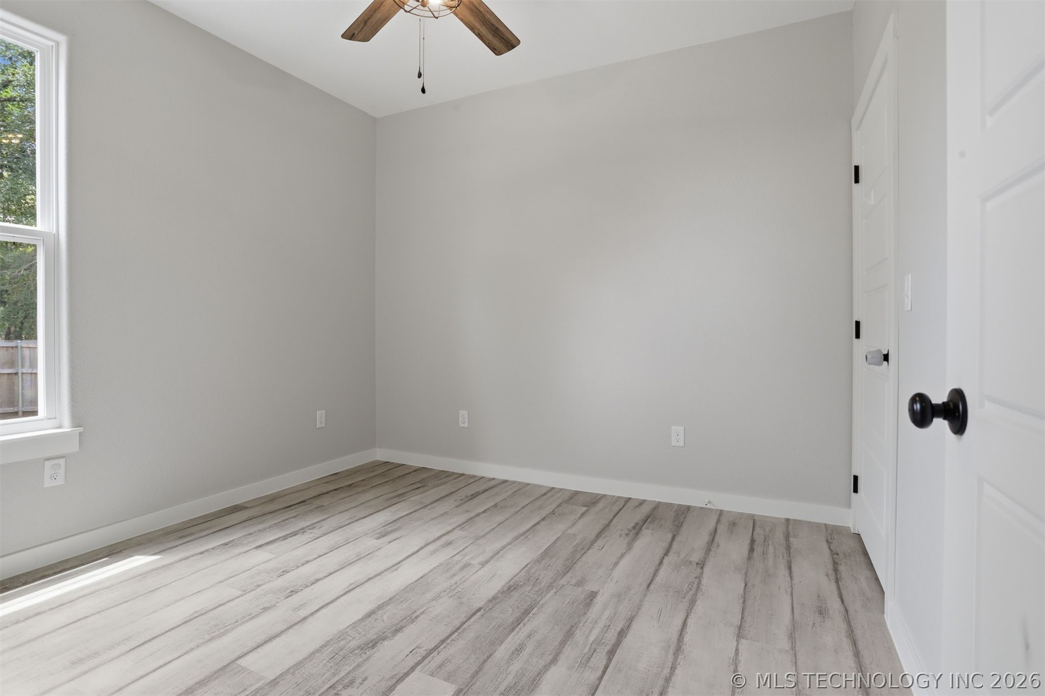 440 W 2nd Street Property Photo 15