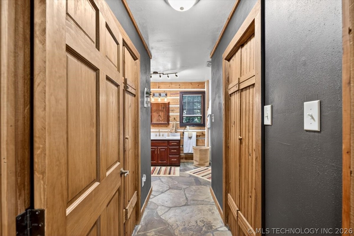 435562 E 1630 Property Photo 37
