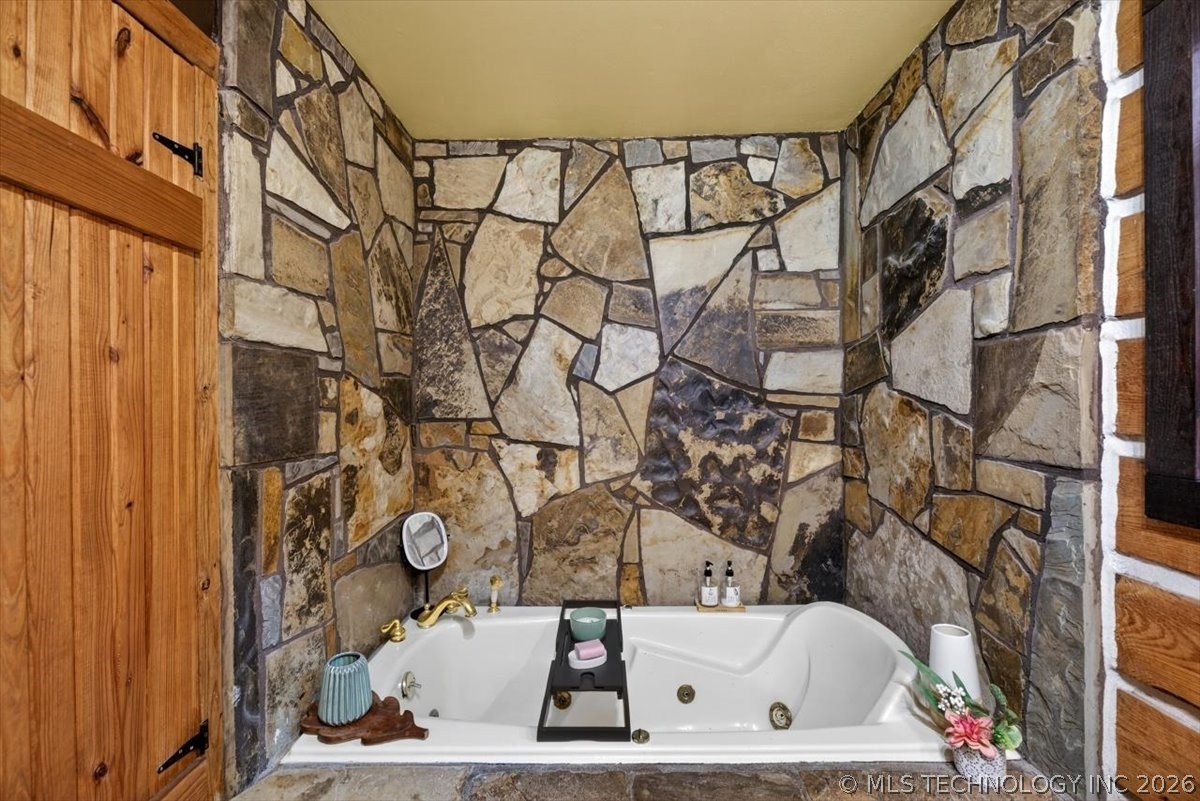 435562 E 1630 Property Photo 39