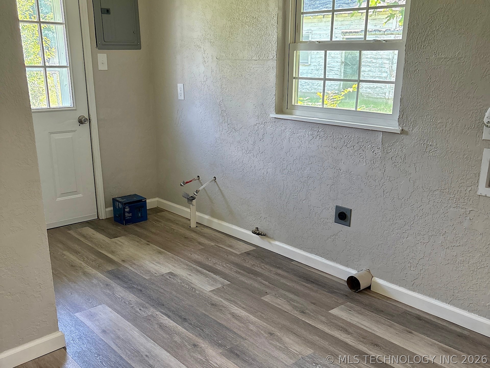 1121 E Walnut Street Property Photo 20
