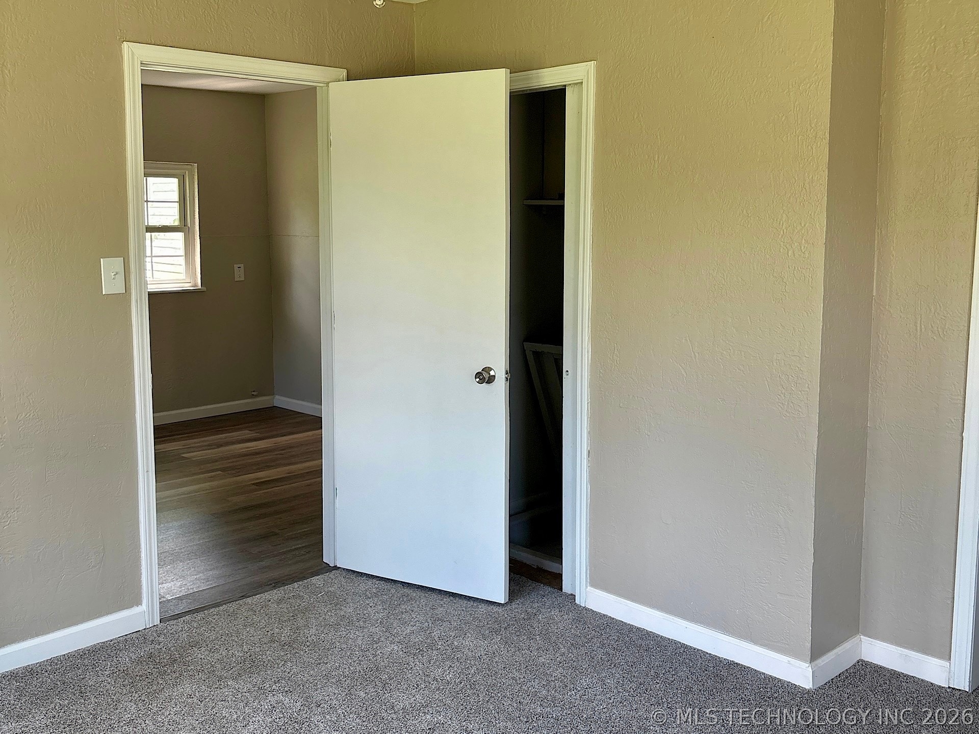 1121 E Walnut Street Property Photo 22