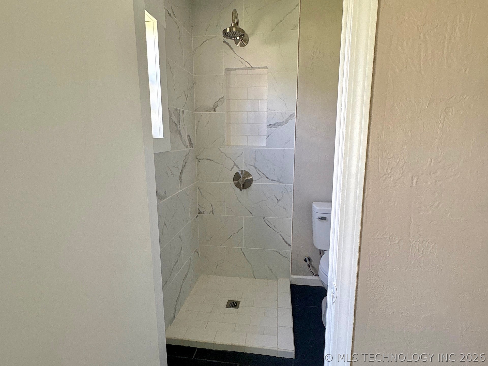 1121 E Walnut Street Property Photo 24