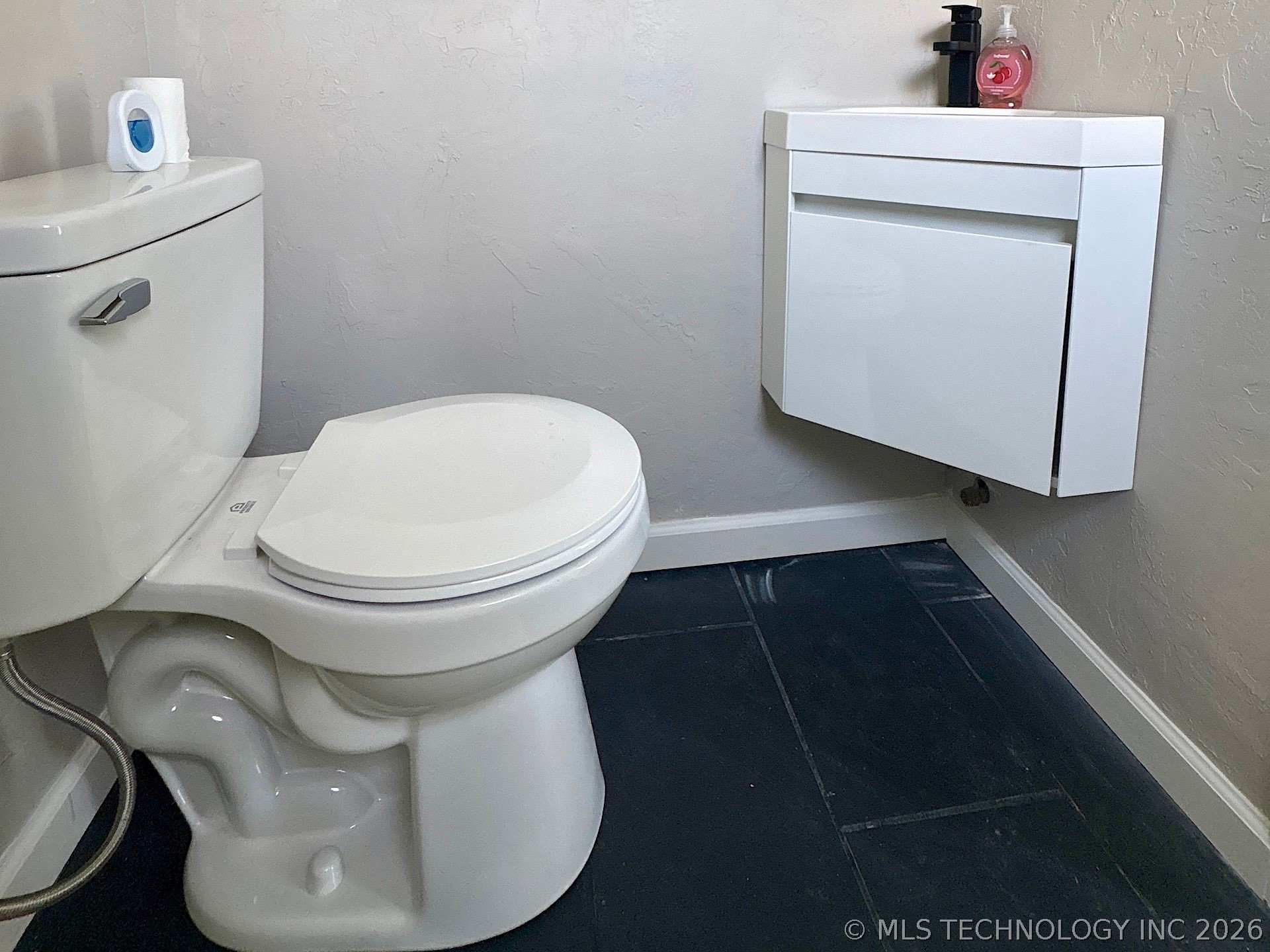 1121 E Walnut Street Property Photo 28