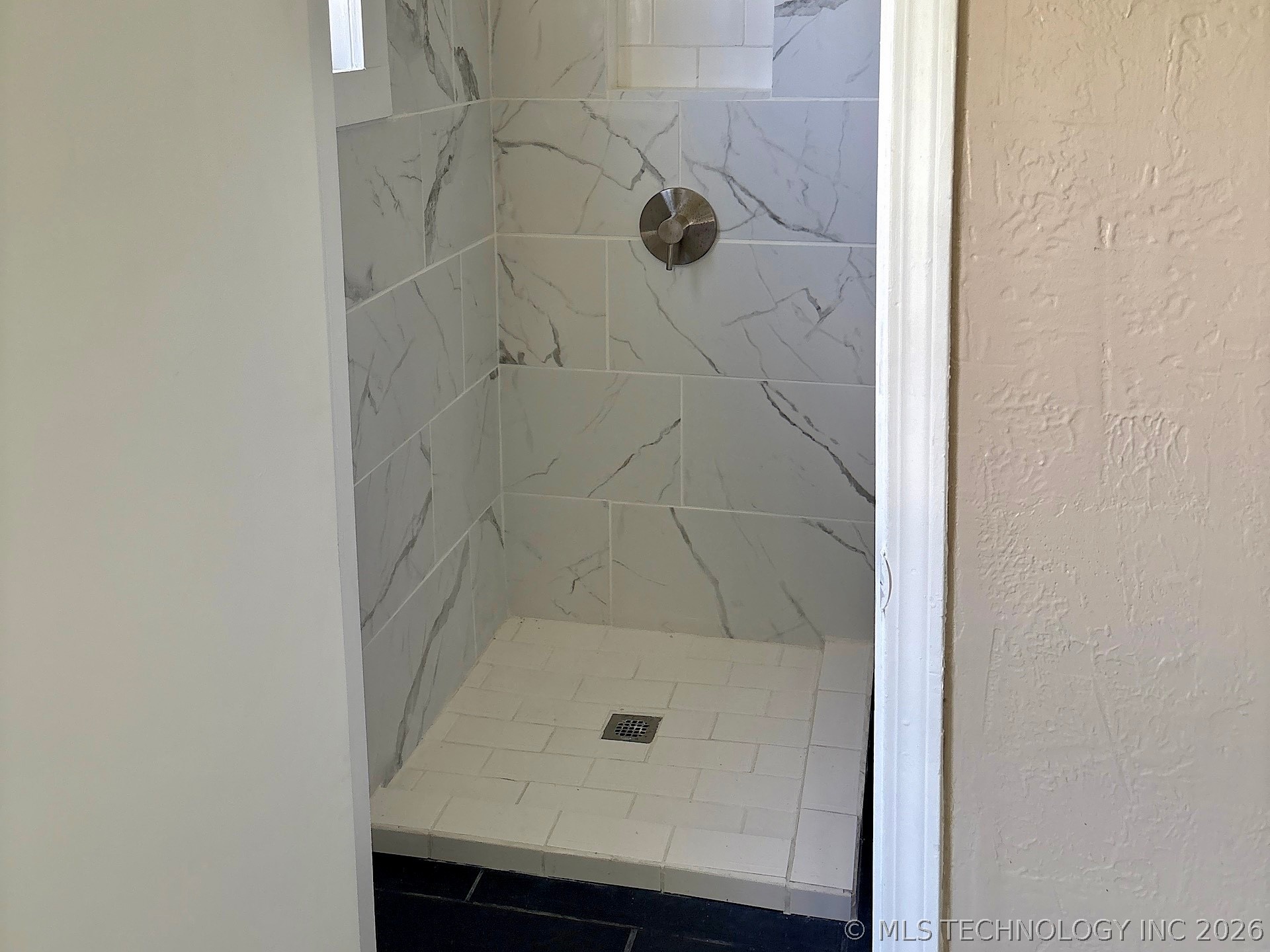1121 E Walnut Street Property Photo 29
