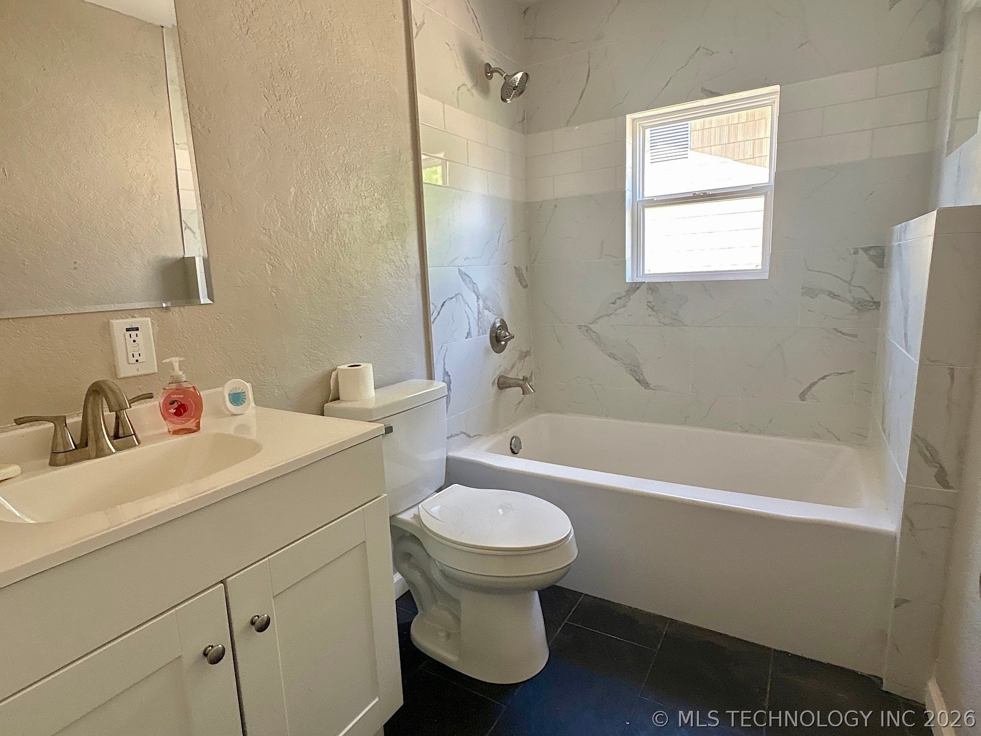 1121 E Walnut Street Property Photo 38