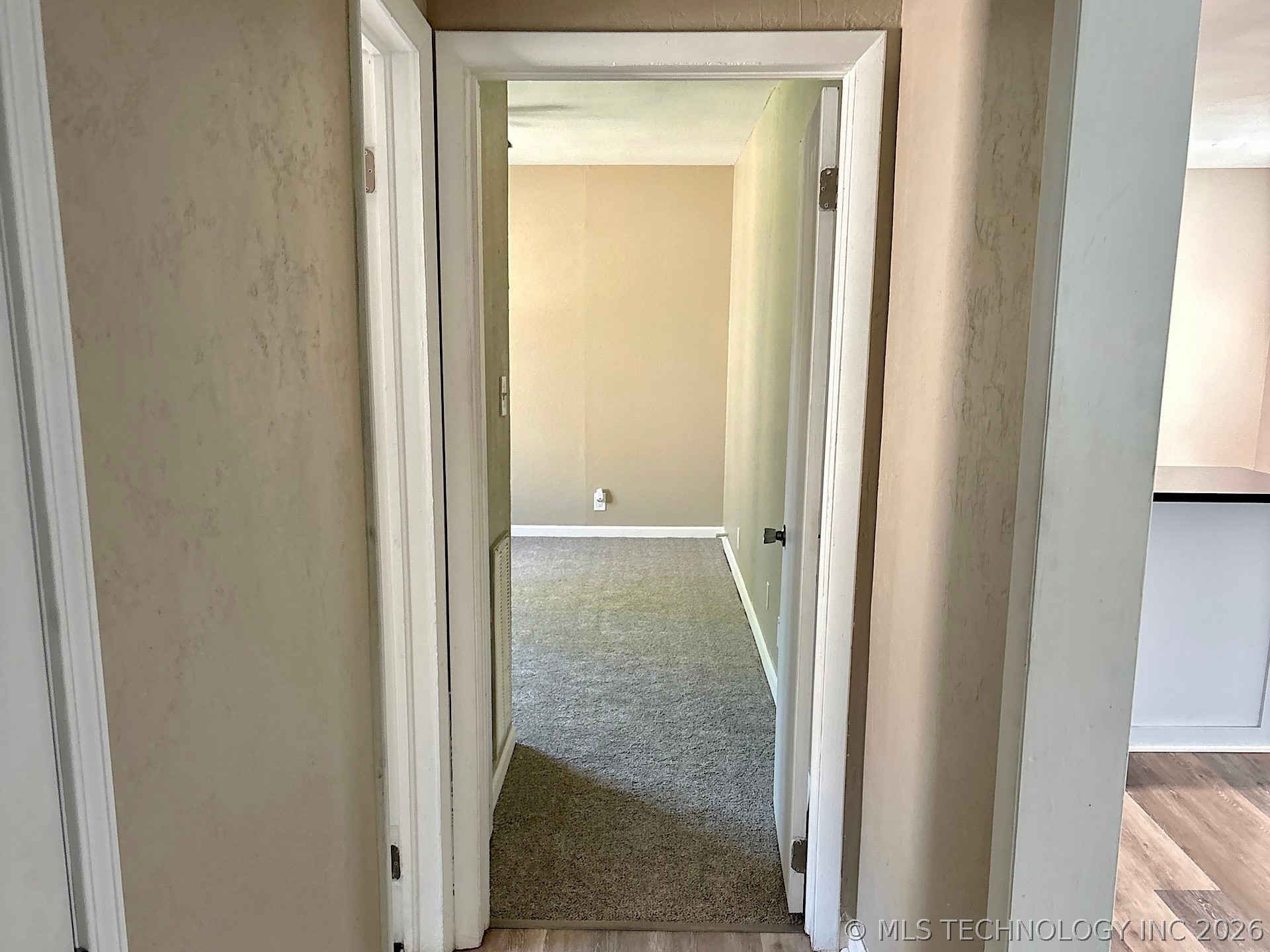 1121 E Walnut Street Property Photo 42