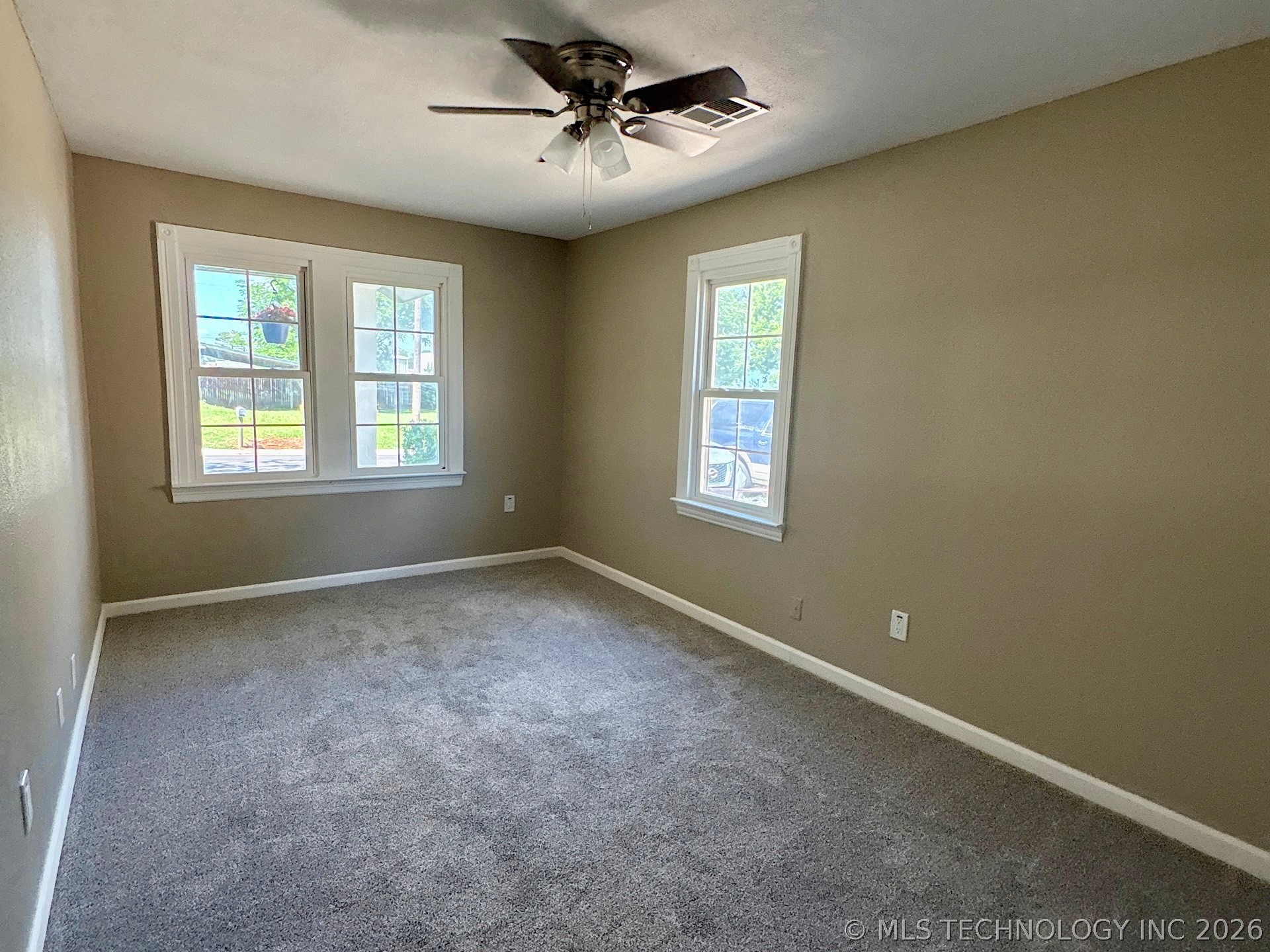 1121 E Walnut Street Property Photo 45