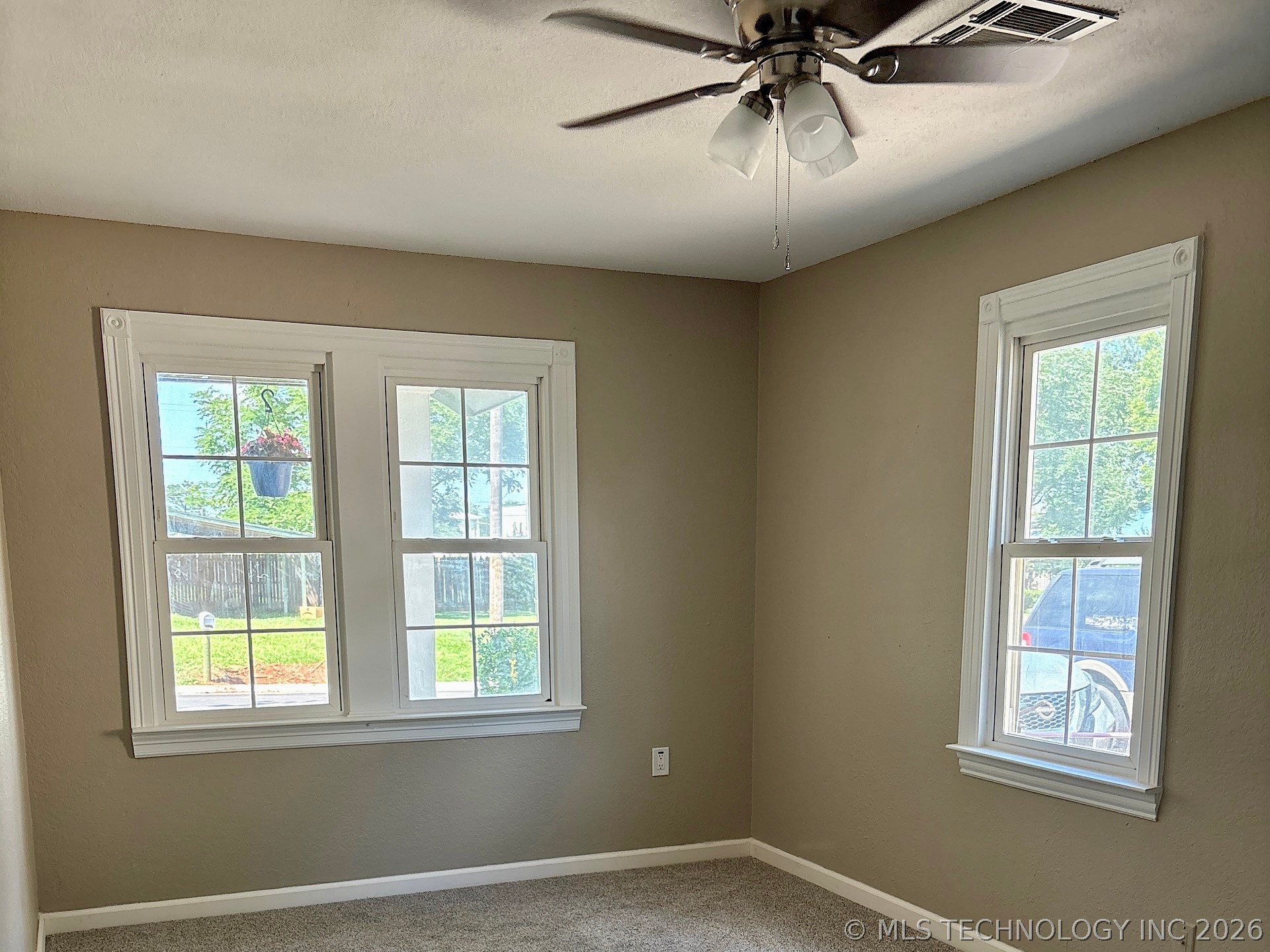 1121 E Walnut Street Property Photo 46