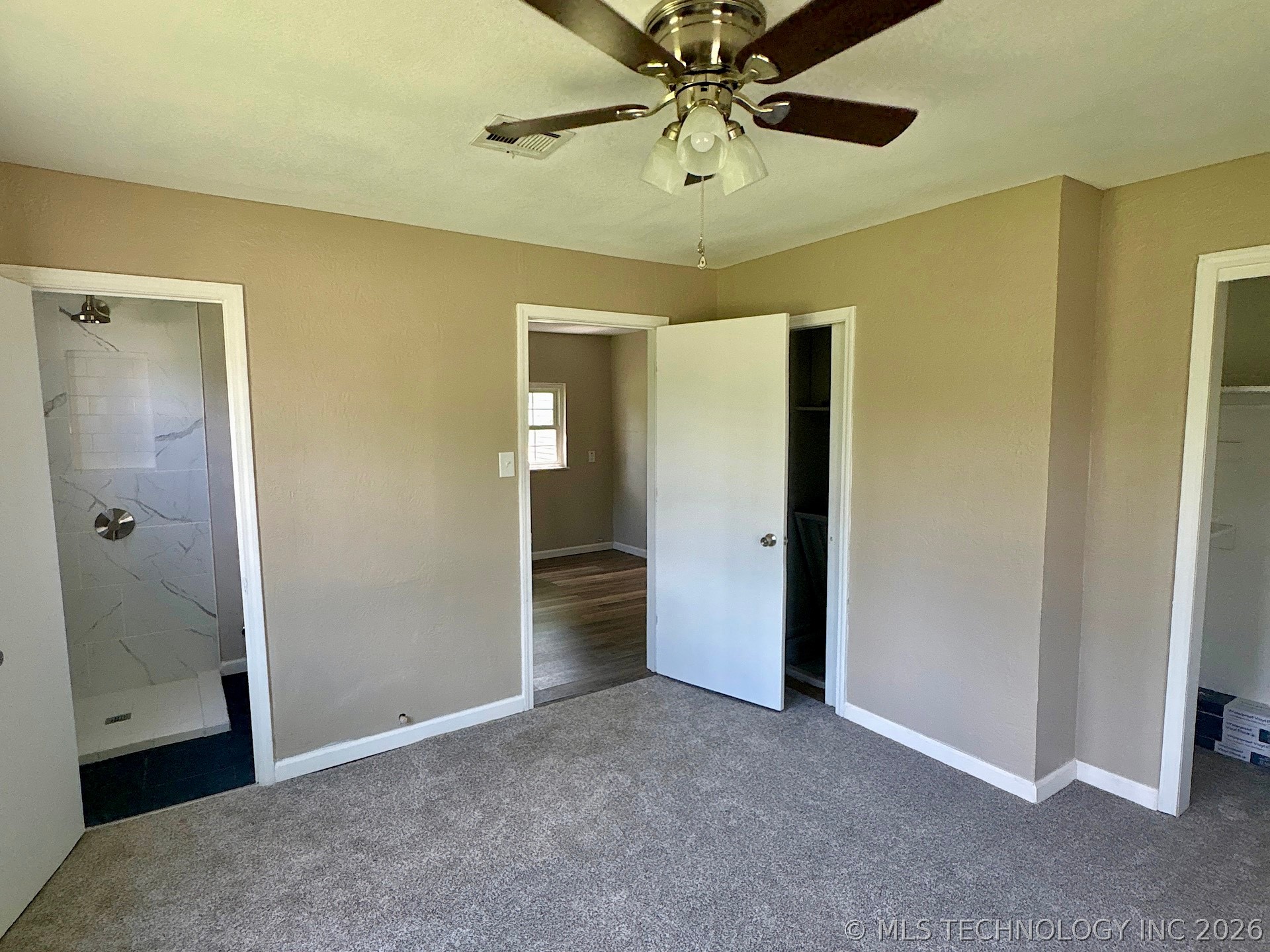 1121 E Walnut Street Property Photo 47