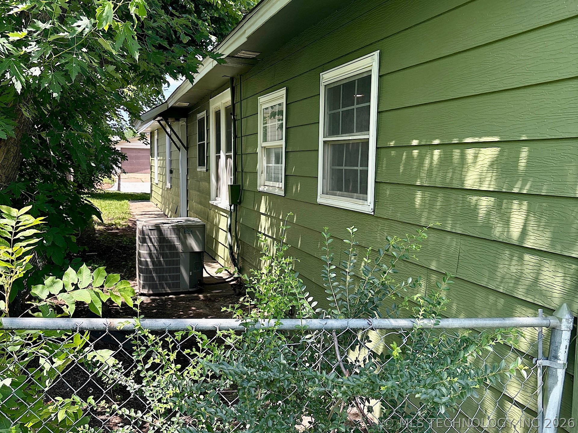 1121 E Walnut Street Property Photo 49