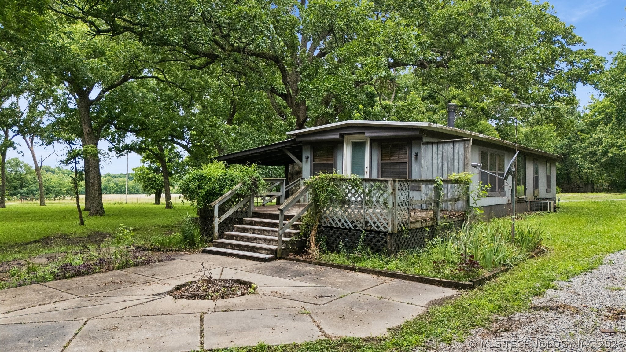 14261 E 425 Road Property Photo 1