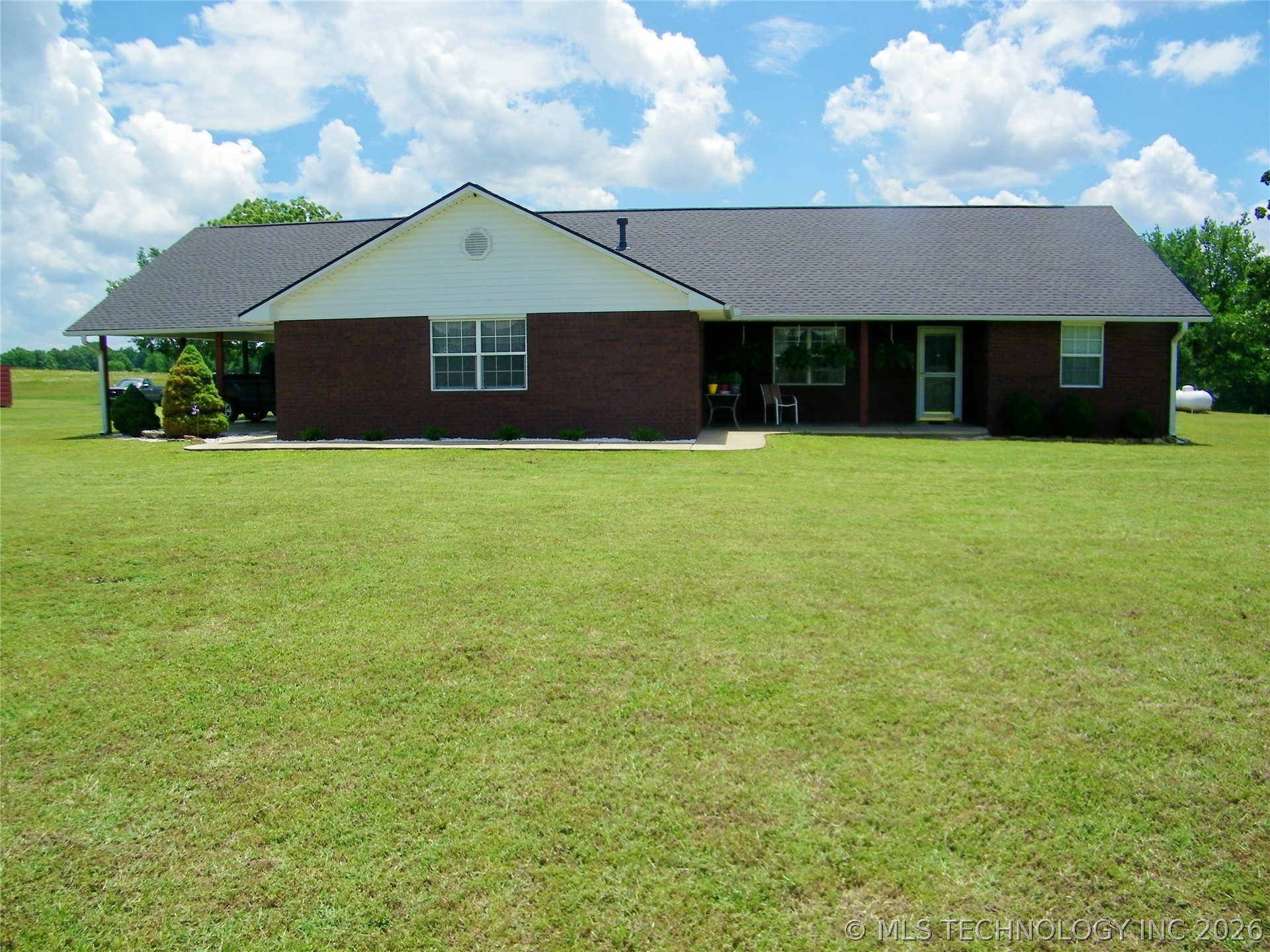 405362 E 1235 Road Property Photo 1