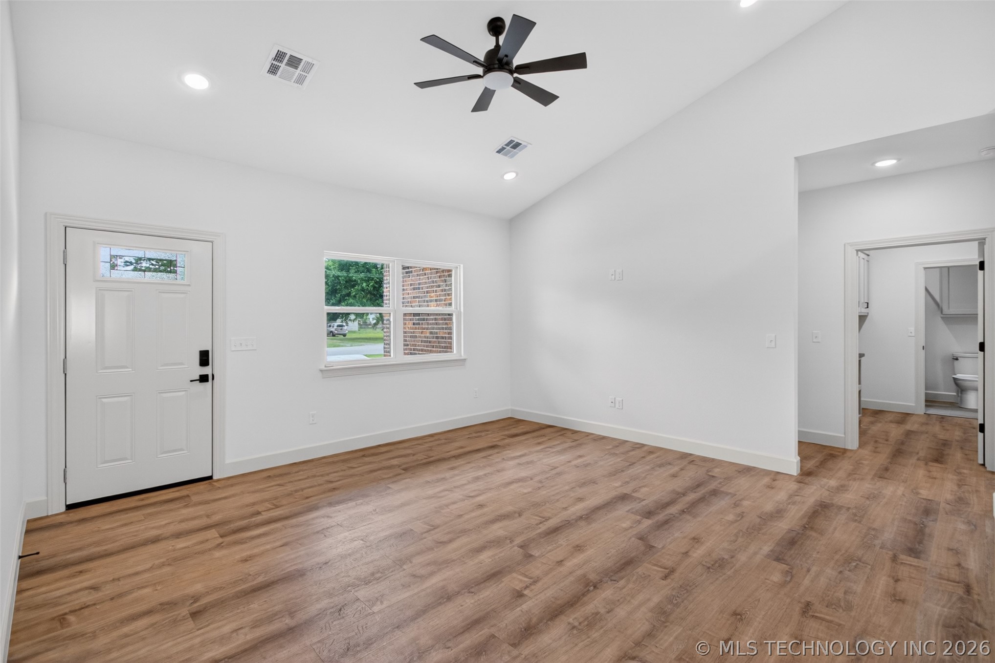 400 Vine Street Property Photo 4