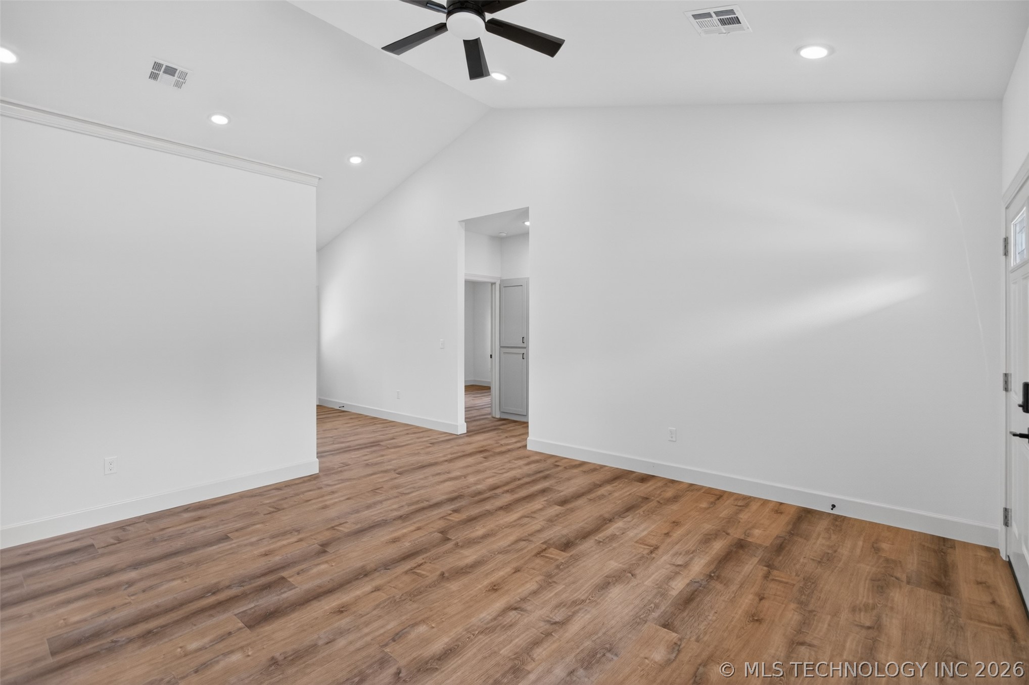 400 Vine Street Property Photo 6