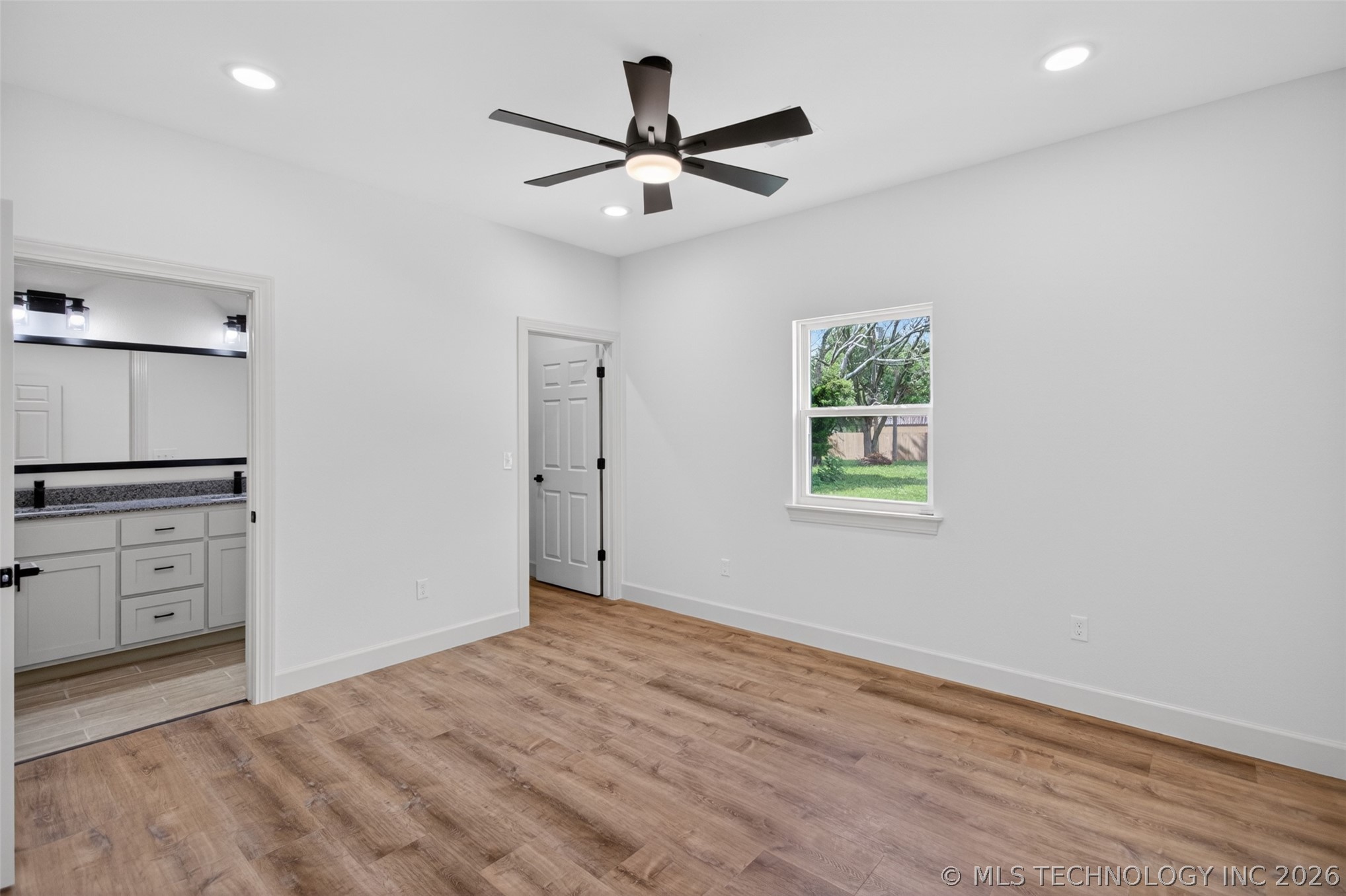 400 Vine Street Property Photo 11