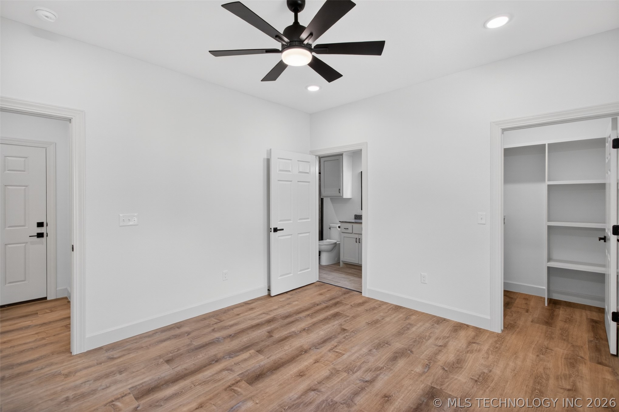 400 Vine Street Property Photo 12