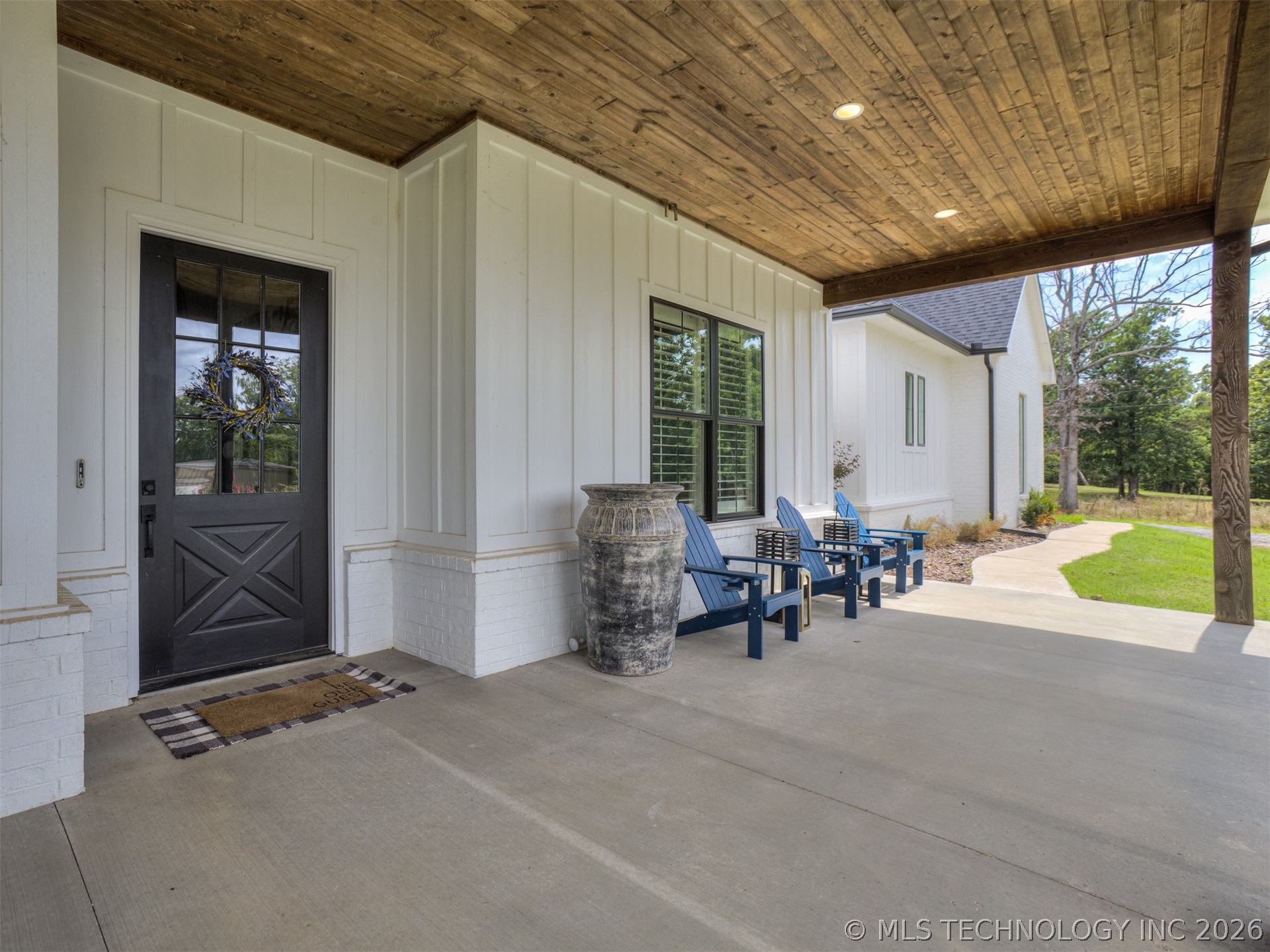 135 Dixie Cove Property Photo 8