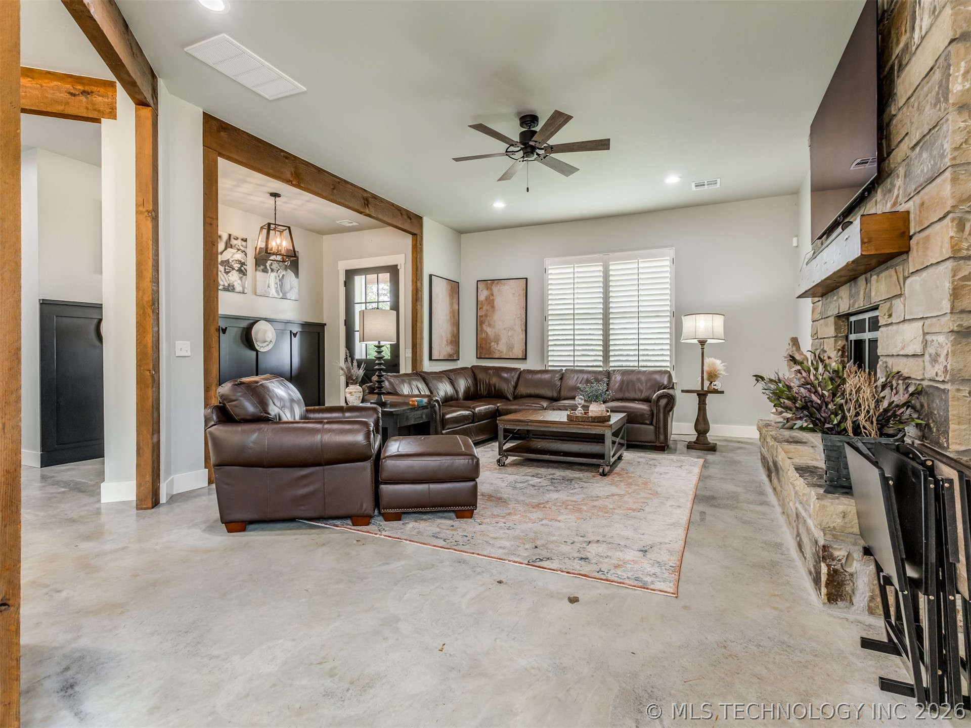 135 Dixie Cove Property Photo 10