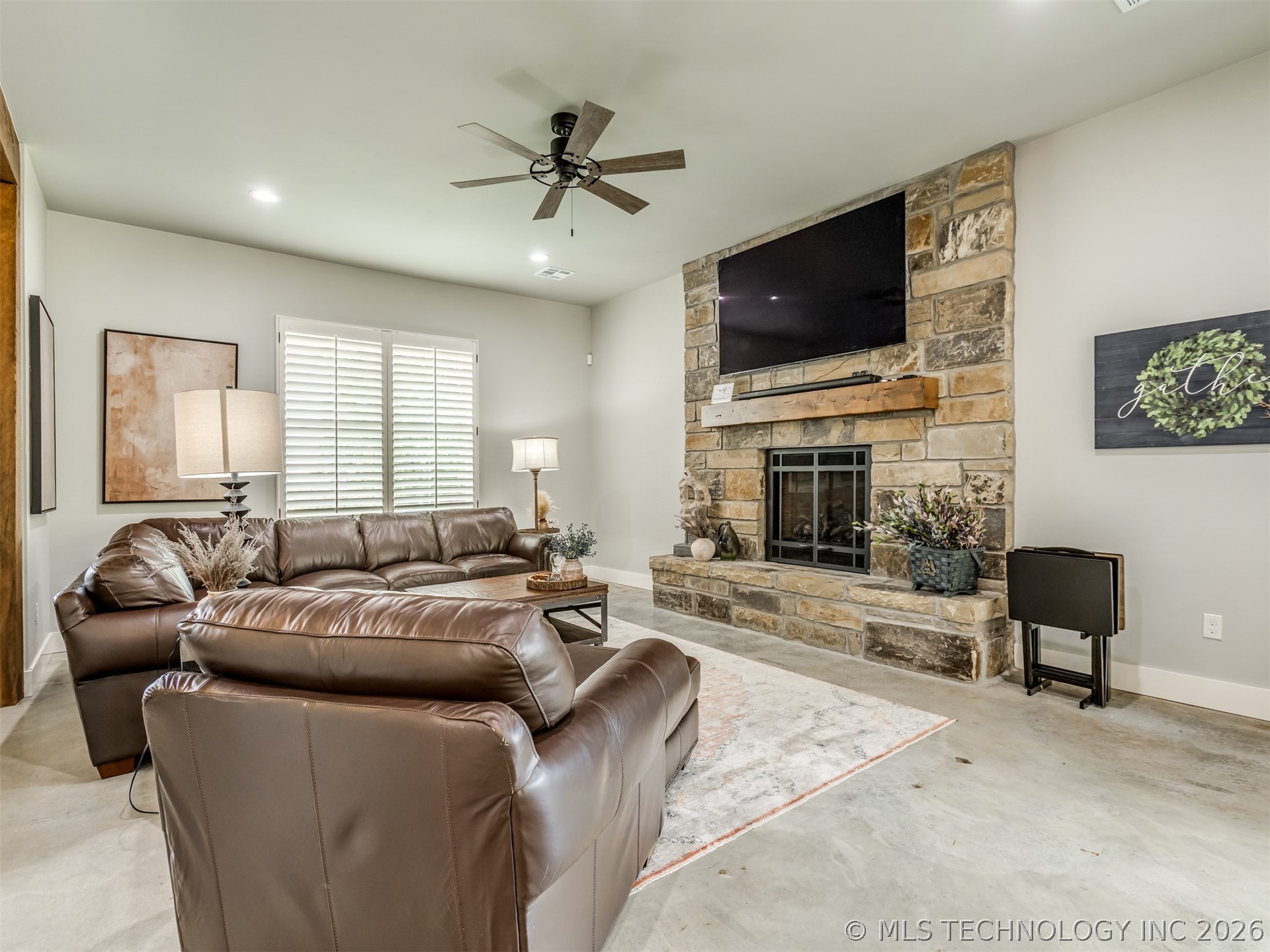135 Dixie Cove Property Photo 13