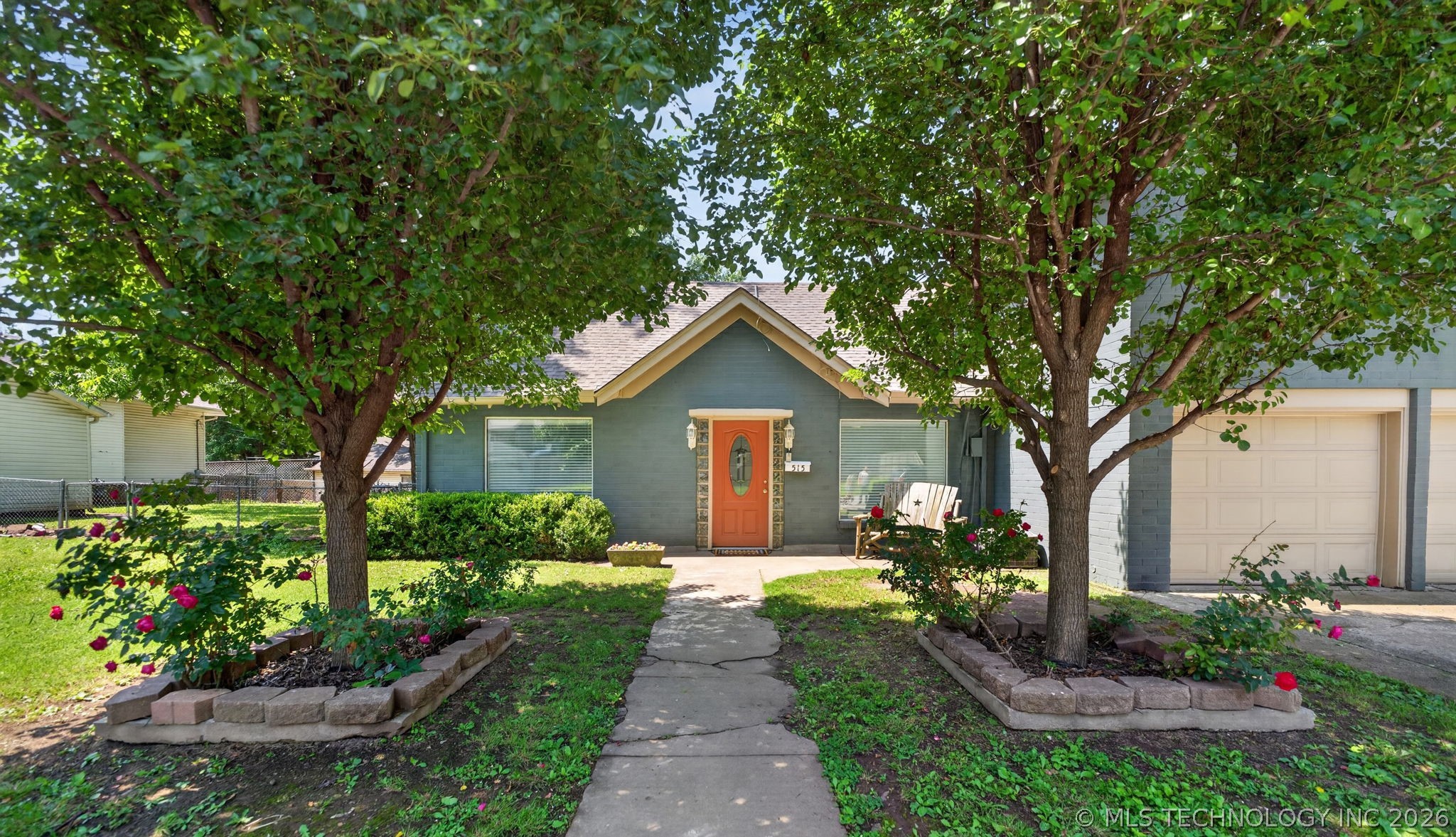 515 W Delaware Property Photo 1