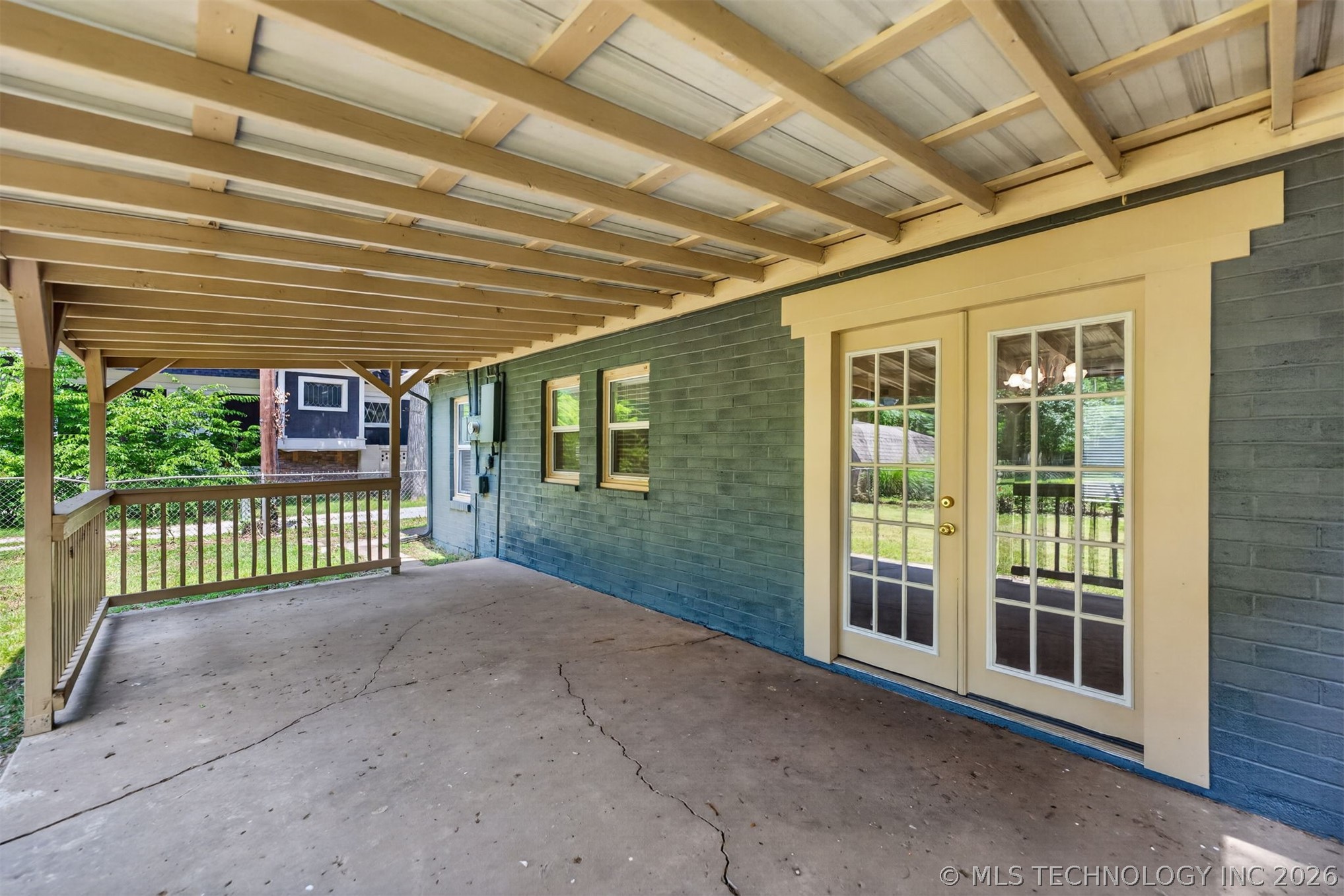 515 W Delaware Property Photo 4