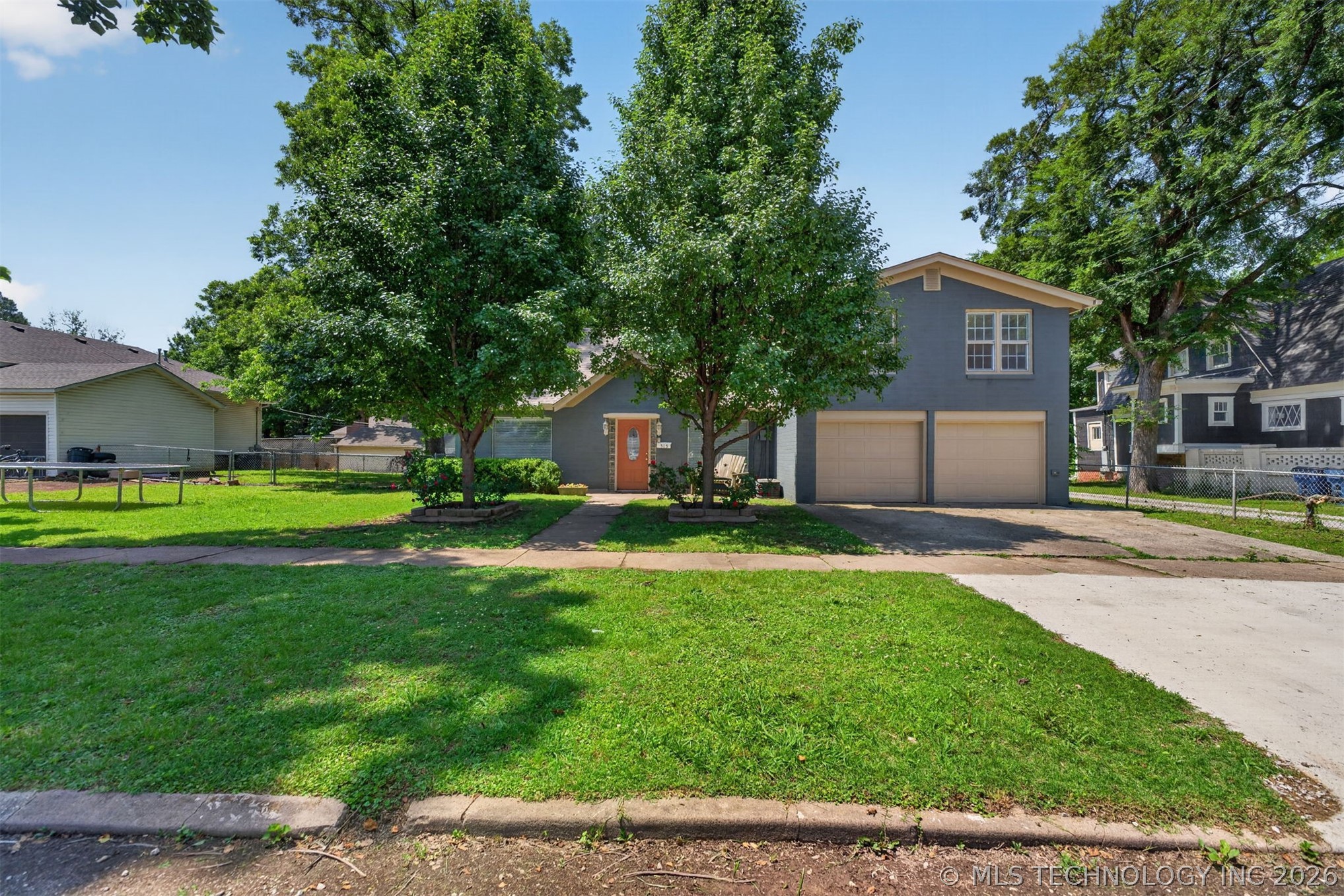 515 W Delaware Property Photo 5