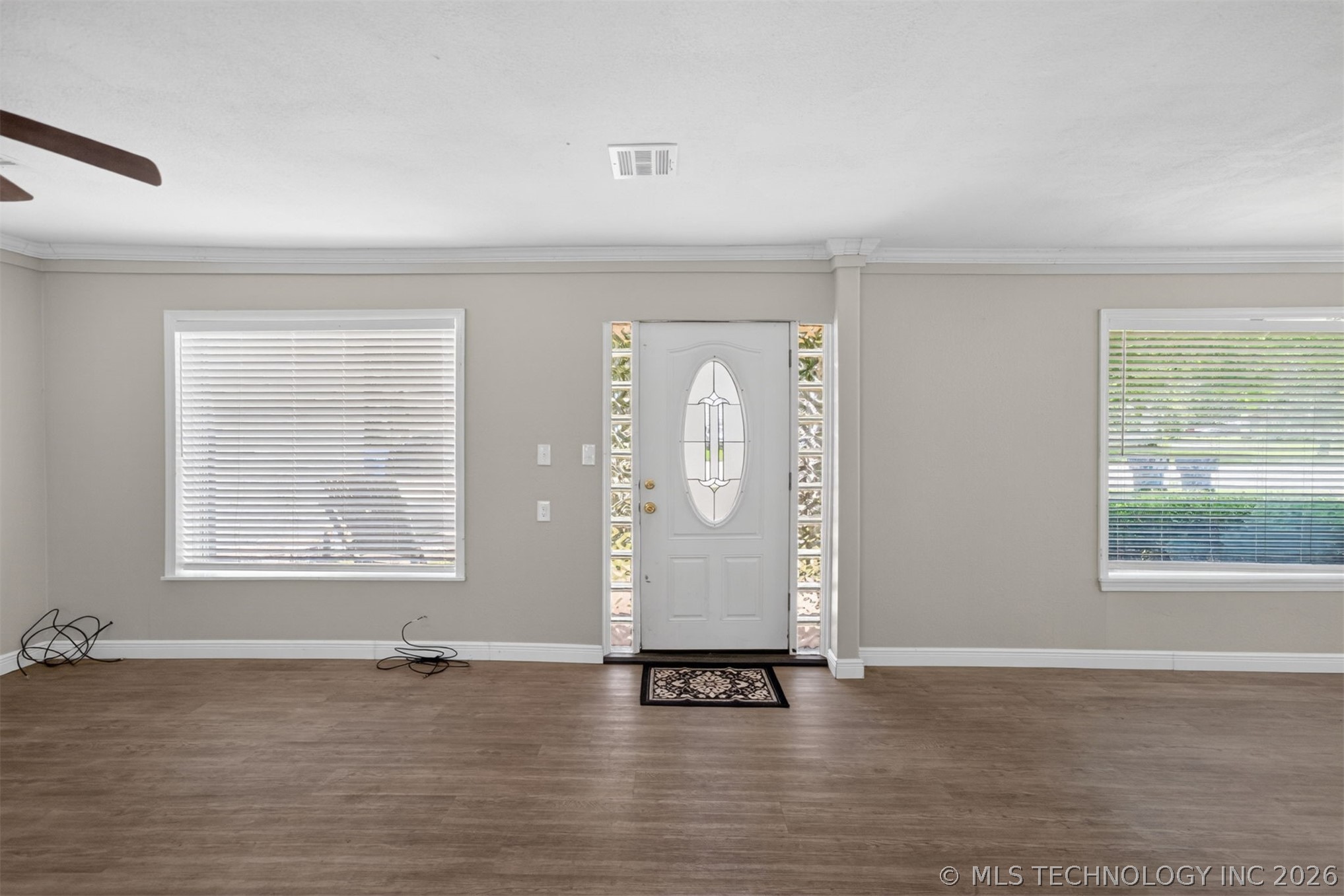 515 W Delaware Property Photo 6